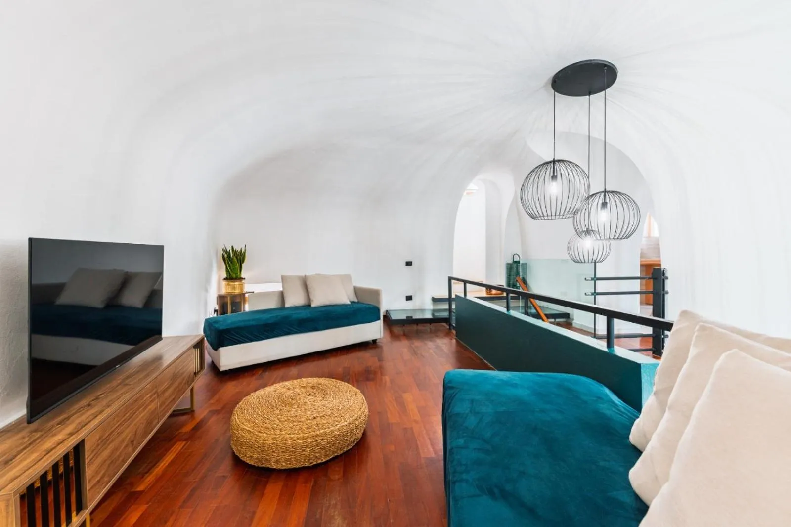 Communal lounge/ TV room in AmalfiRa Luxury Seaview Rooftop