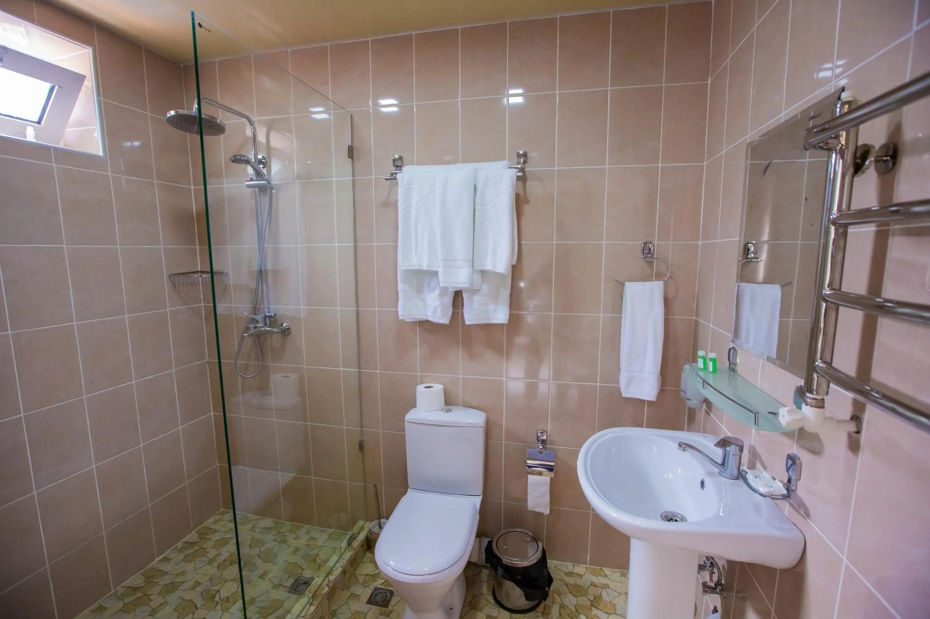 Shower in Art House Hotel