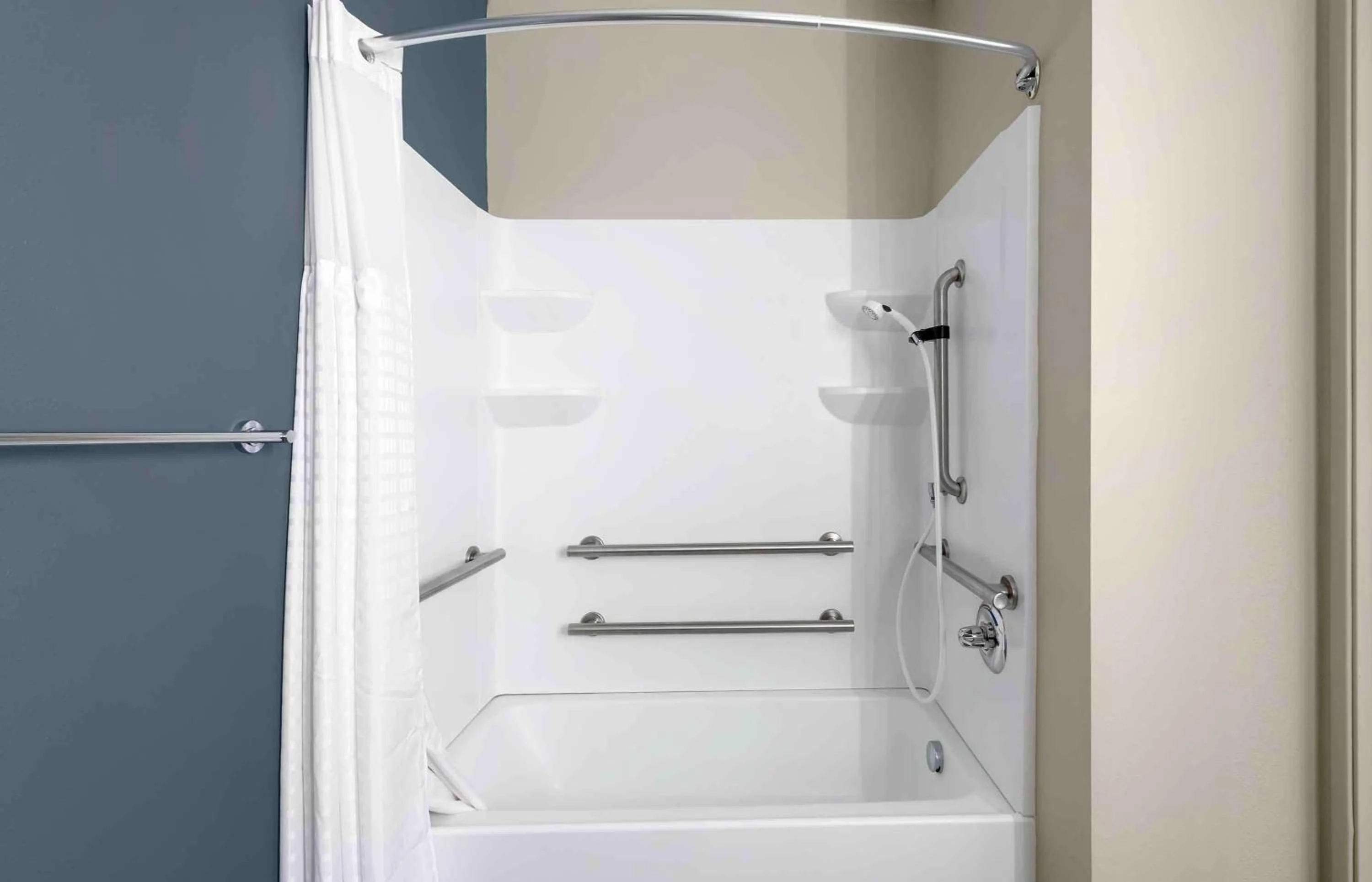 Bathroom in Extended Stay America Suites - Huntsville - Madison