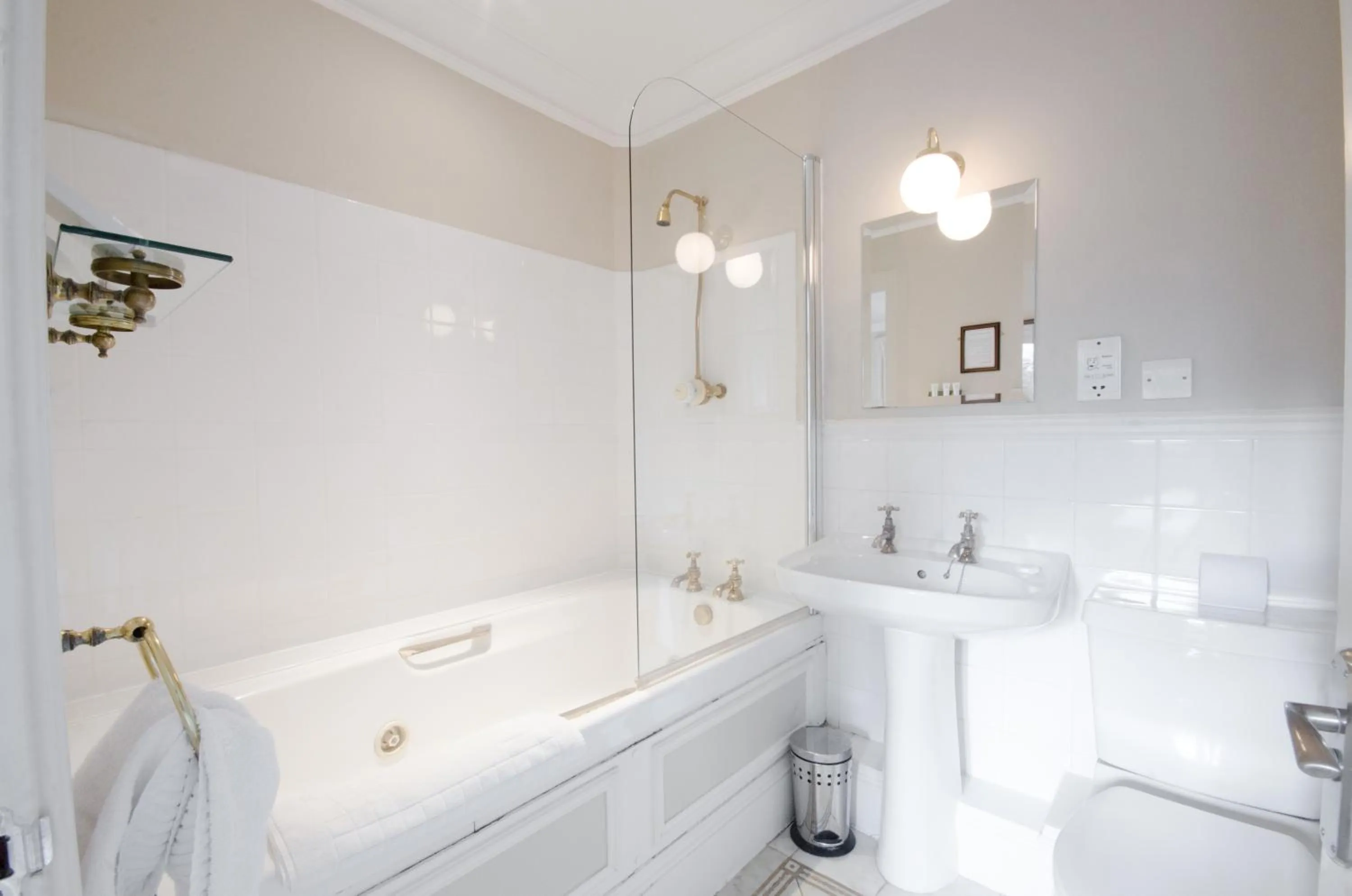 Bathroom in Hatton Court Hotel