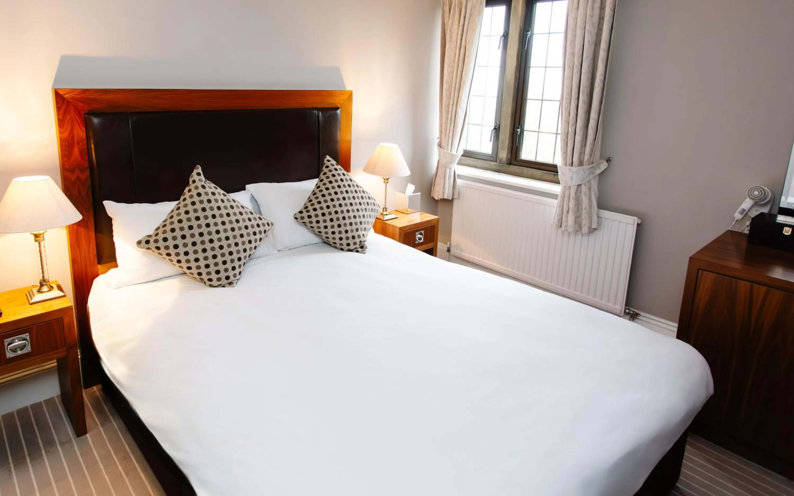 Bed in Hatton Court Hotel