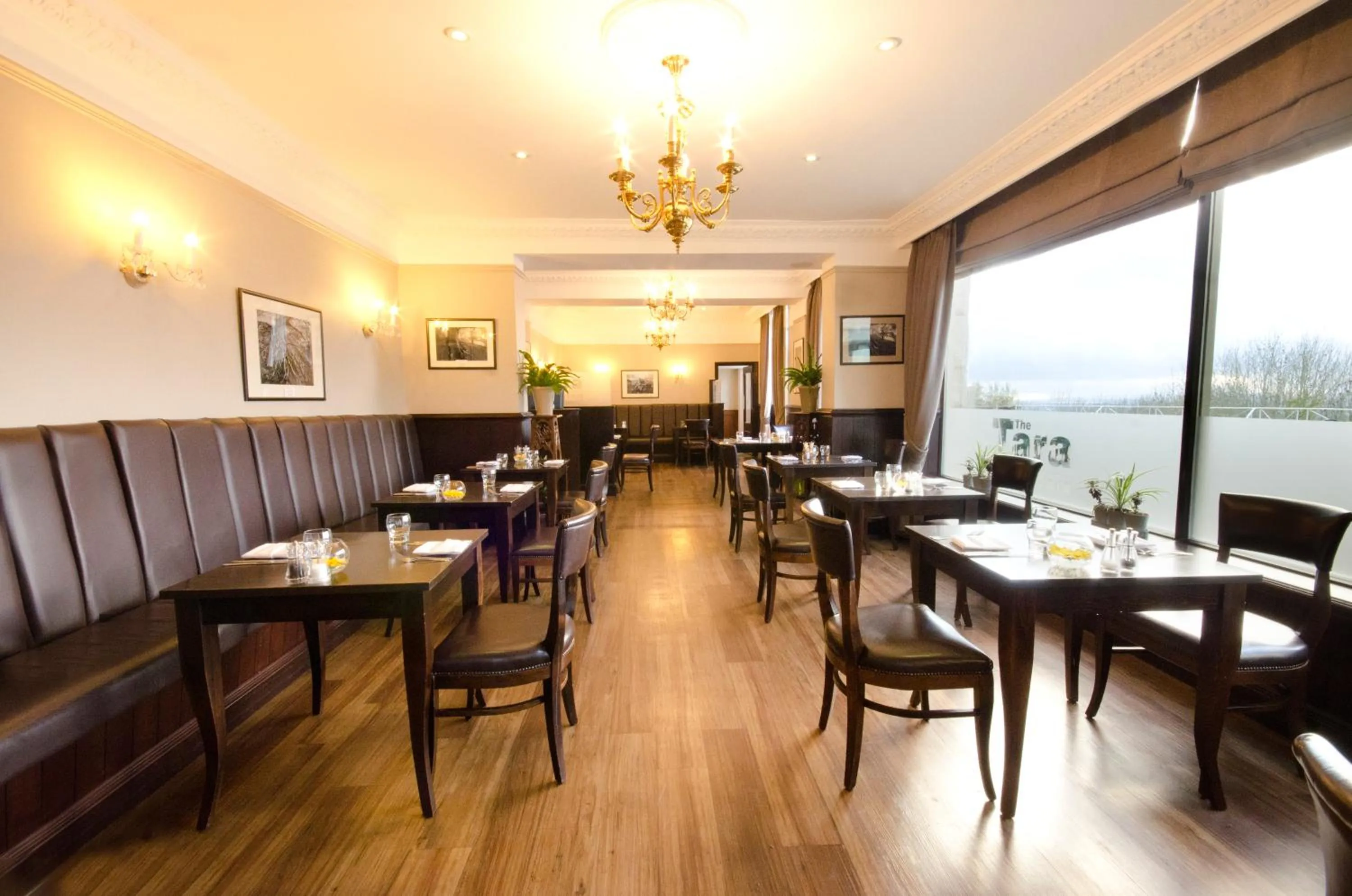 Restaurant/places to eat in Hatton Court Hotel