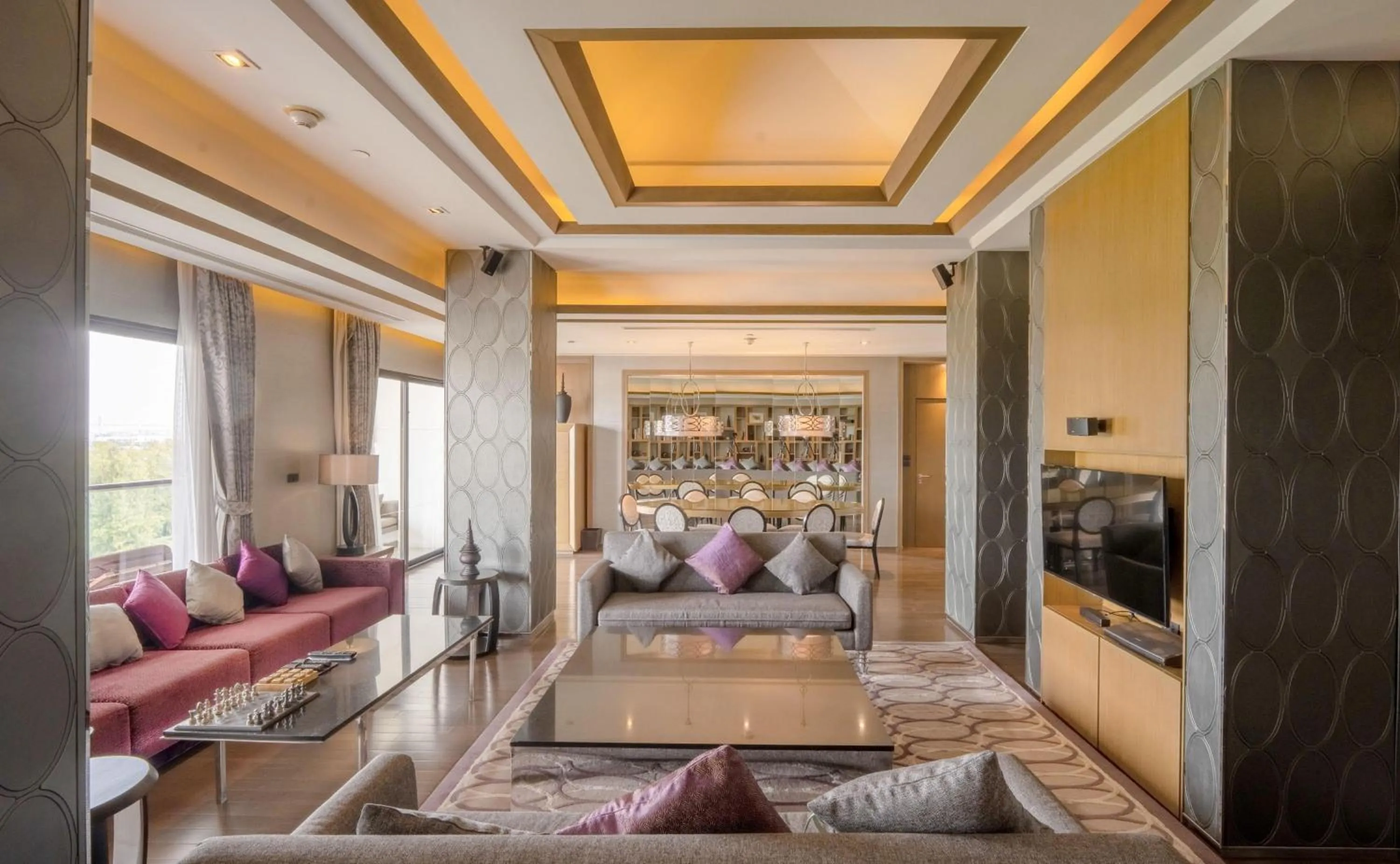 Living room in Hilton Bangkok Suvarnabhumi Golf Resort & Spa