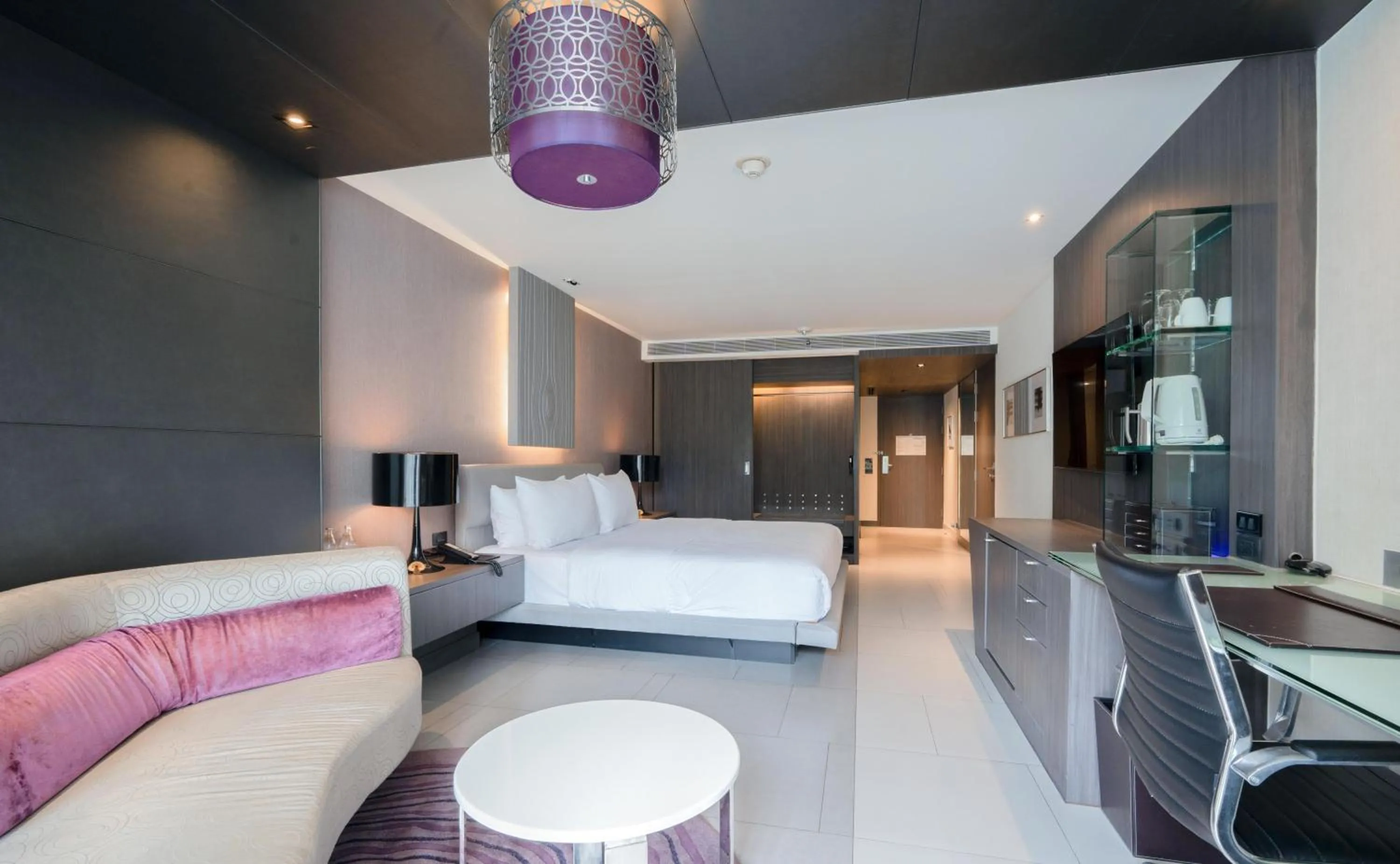 Bed in Hilton Bangkok Suvarnabhumi Golf Resort & Spa