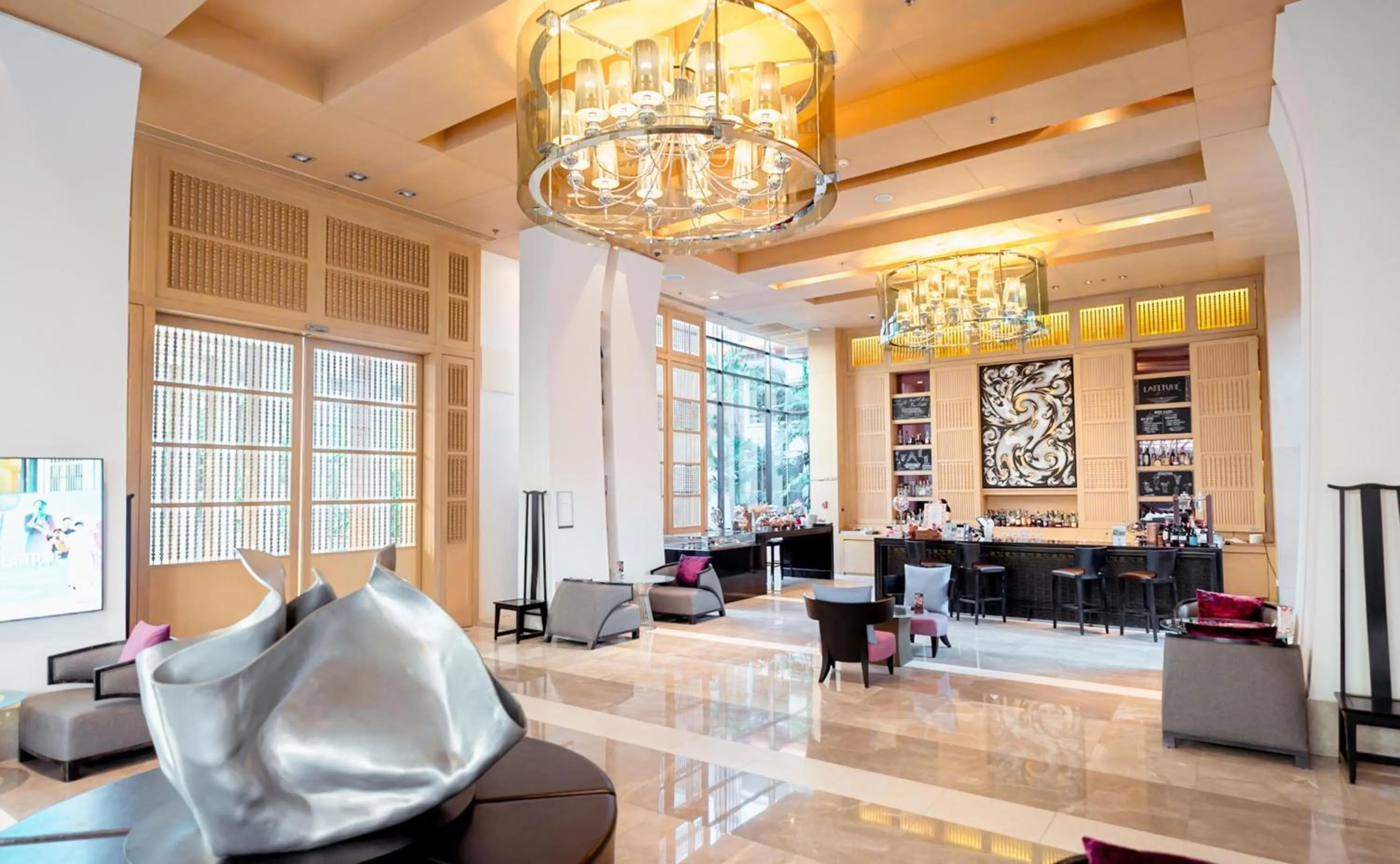 Lounge or bar in Hilton Bangkok Suvarnabhumi Golf Resort & Spa
