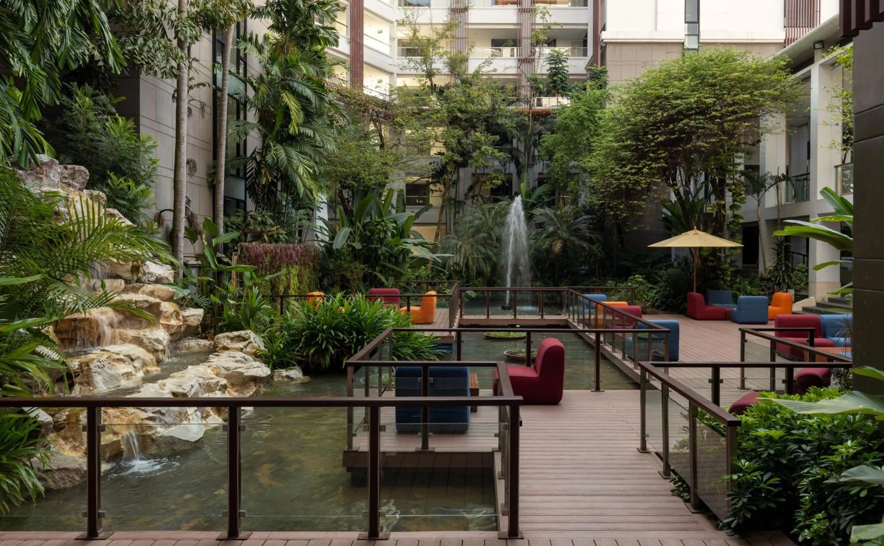 Patio in Hilton Bangkok Suvarnabhumi Golf Resort & Spa