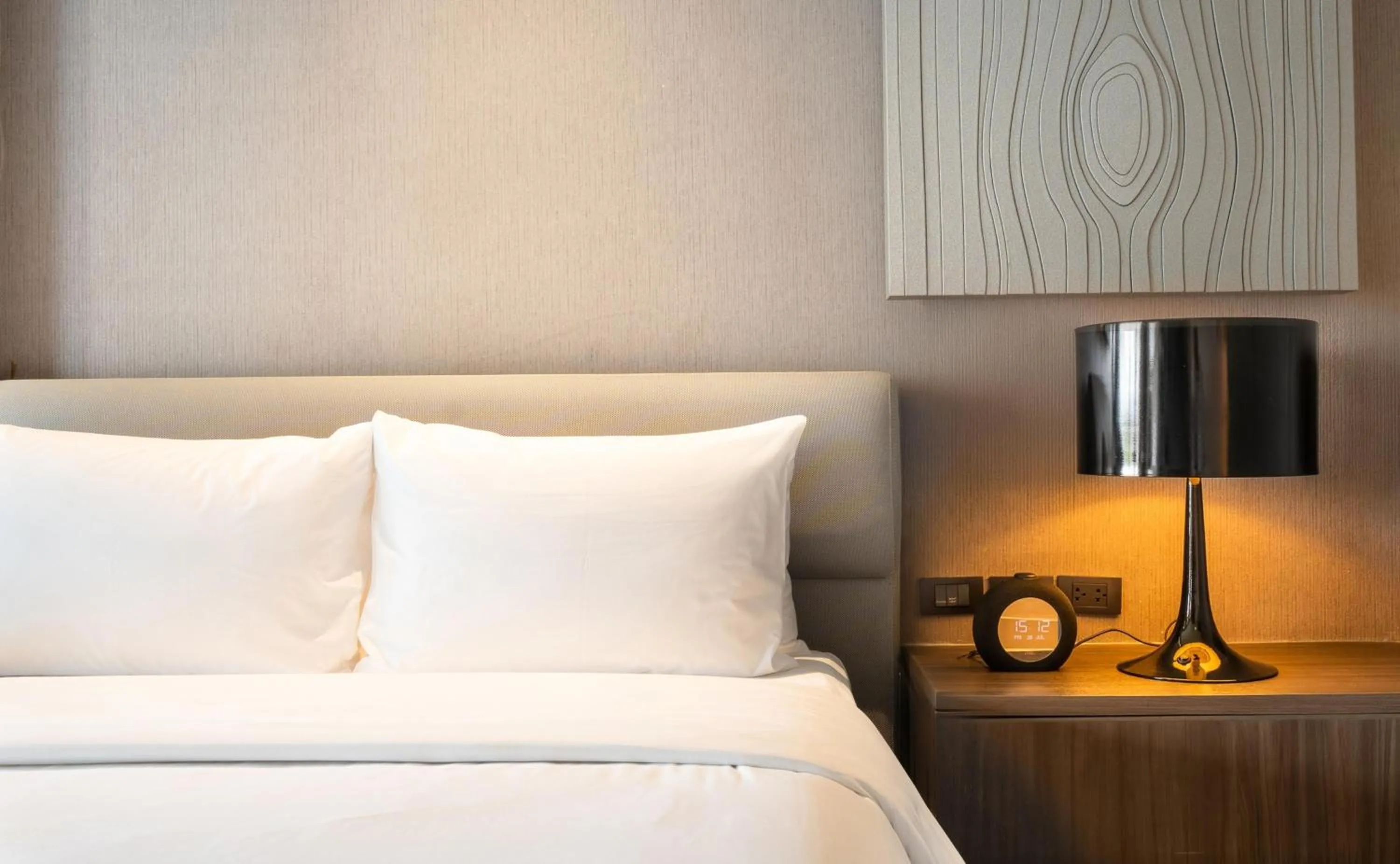 Bed in Hilton Bangkok Suvarnabhumi Golf Resort & Spa