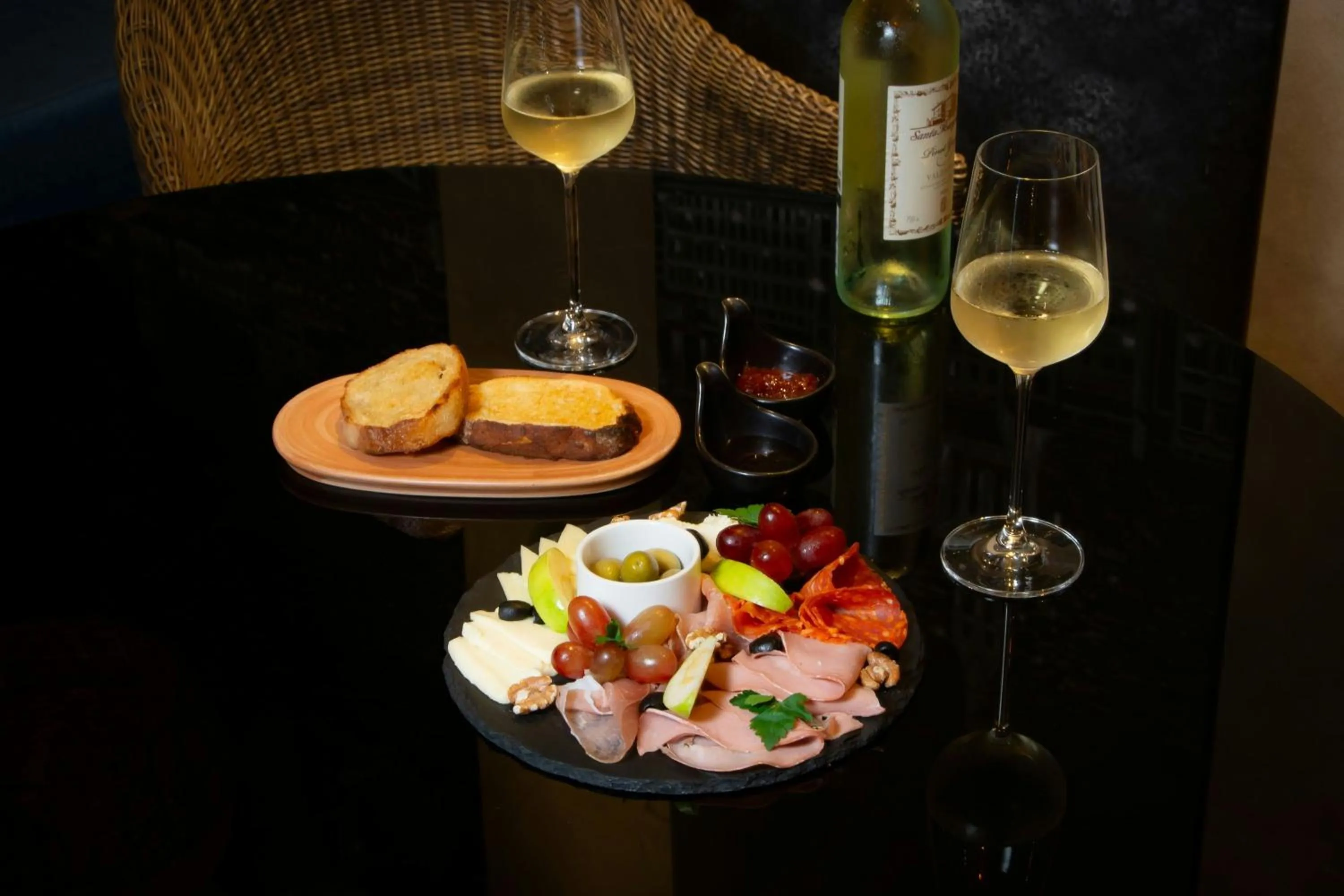 Restaurant/places to eat in Le Meridien Suvarnabhumi, Bangkok Golf Resort and Spa