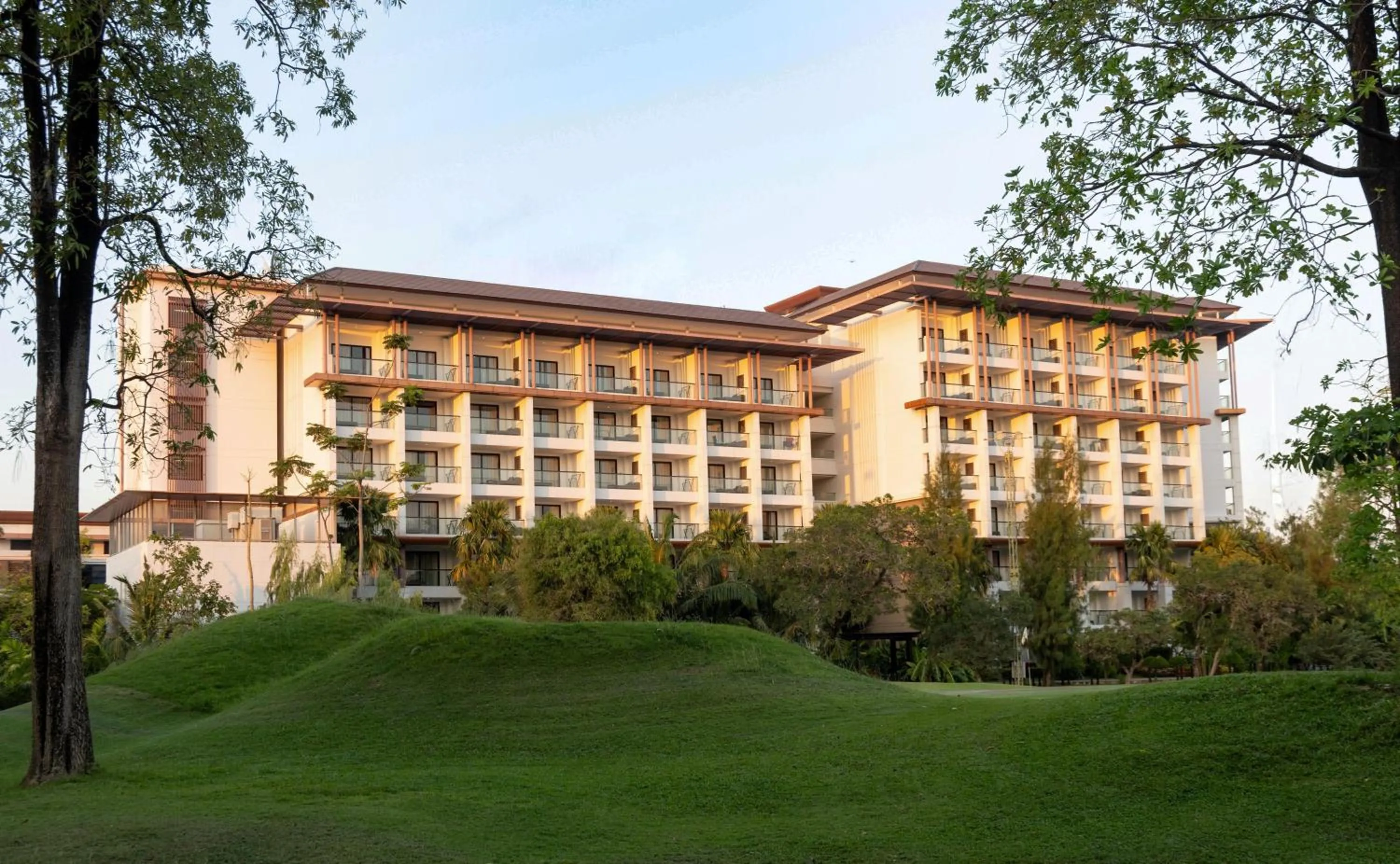 Property building in Hilton Bangkok Suvarnabhumi Golf Resort & Spa