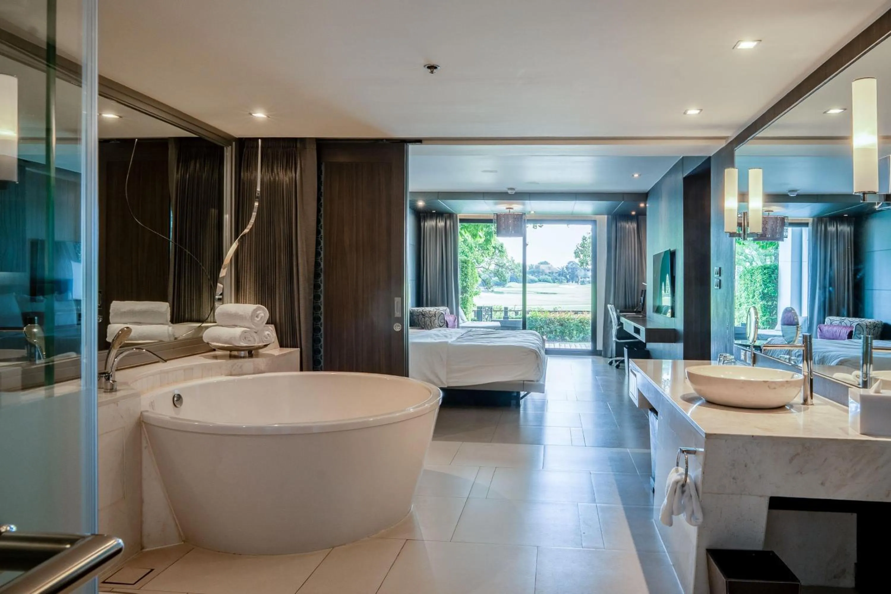 Bathroom in Hilton Bangkok Suvarnabhumi Golf Resort & Spa