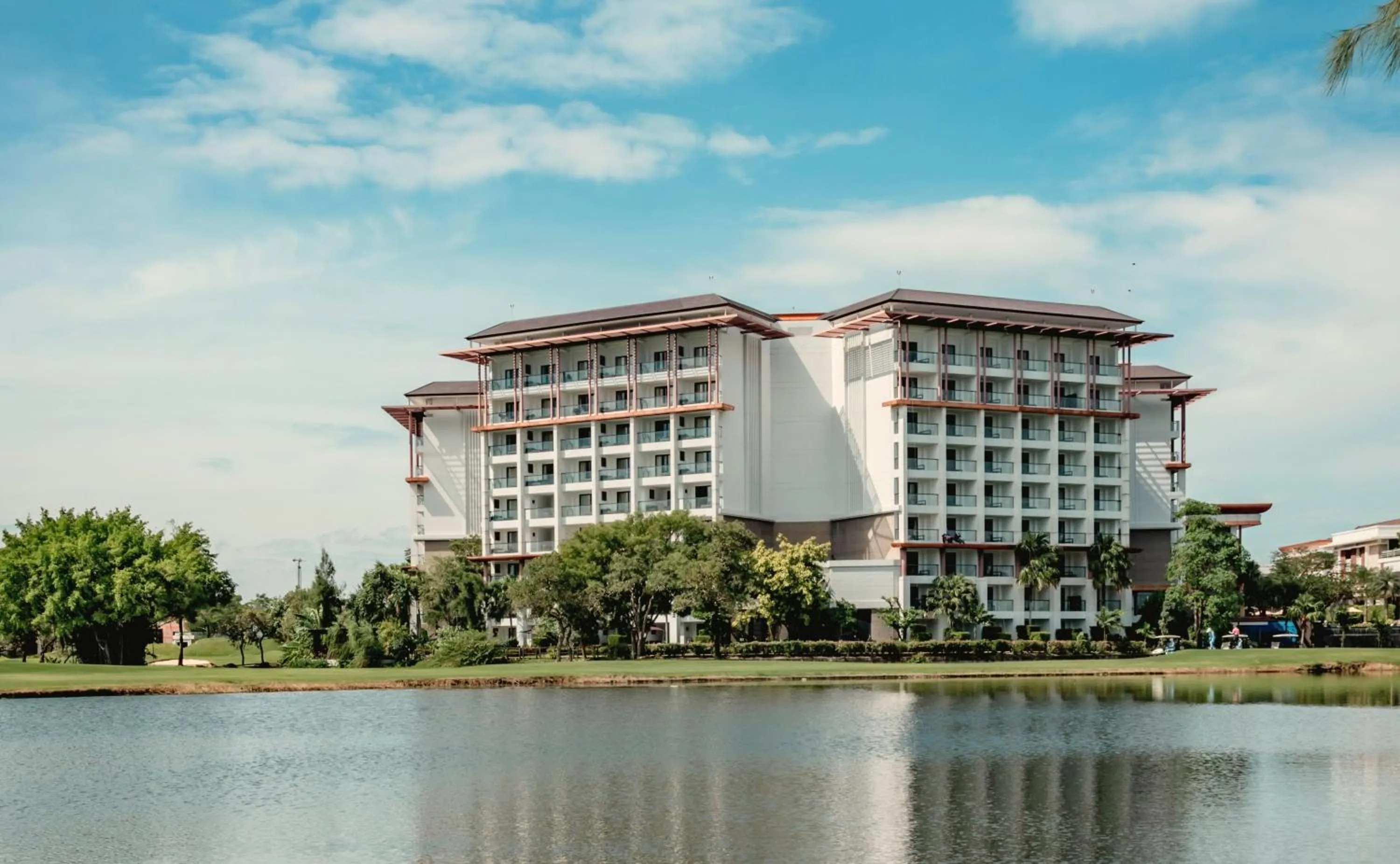 Property building in Hilton Bangkok Suvarnabhumi Golf Resort & Spa