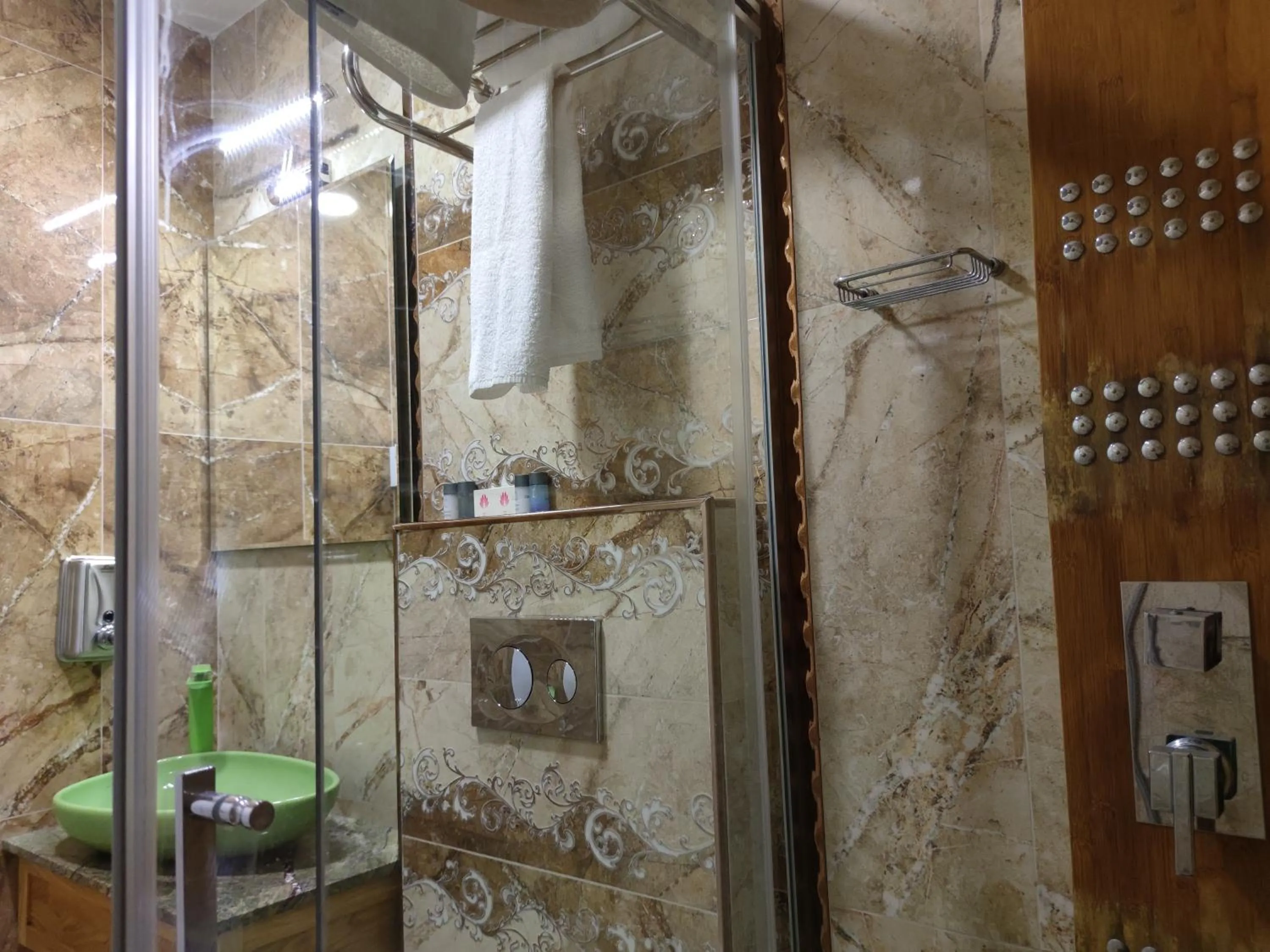 Shower in Galata istanbul Hotel