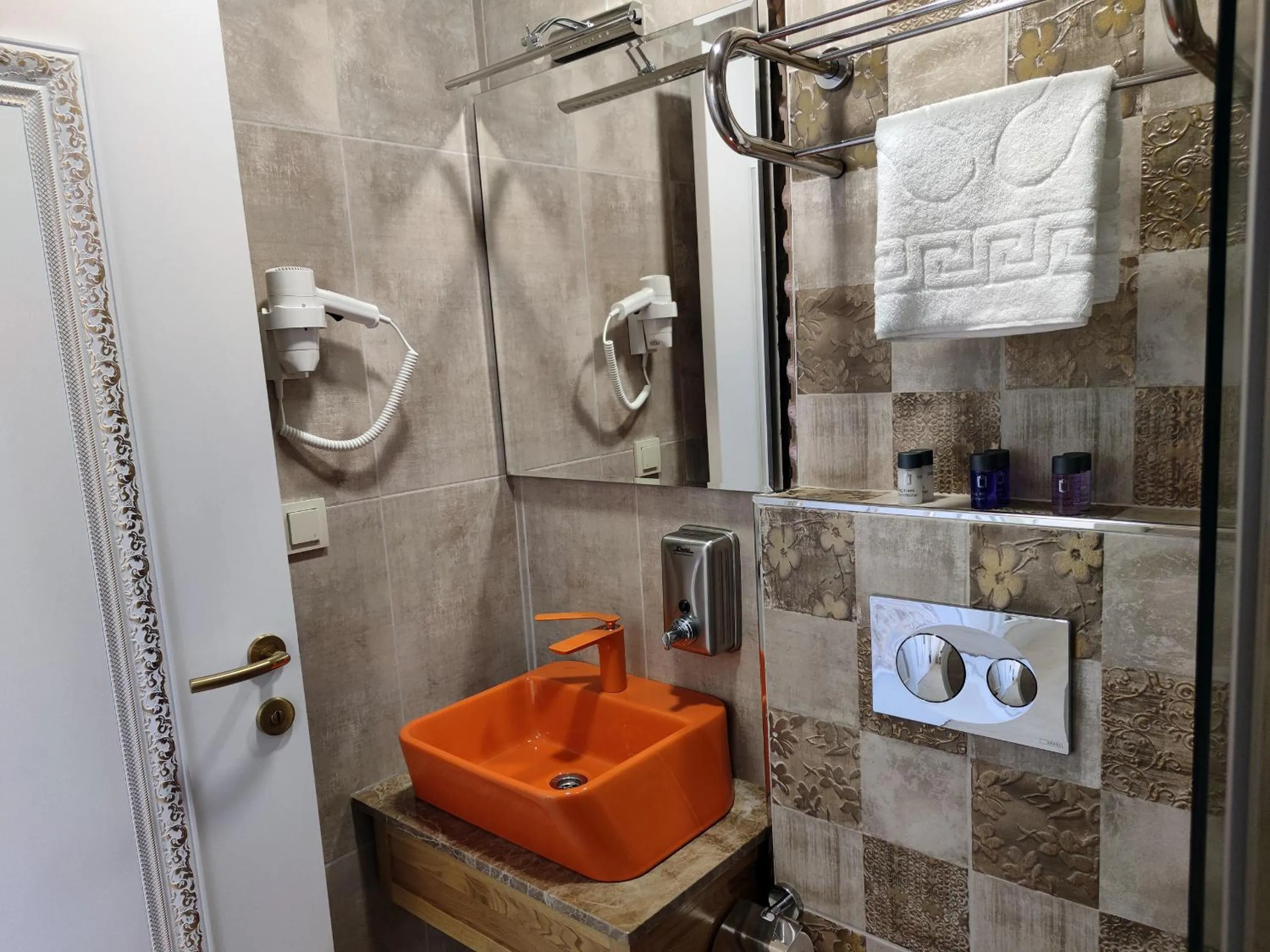 Shower in Galata istanbul Hotel