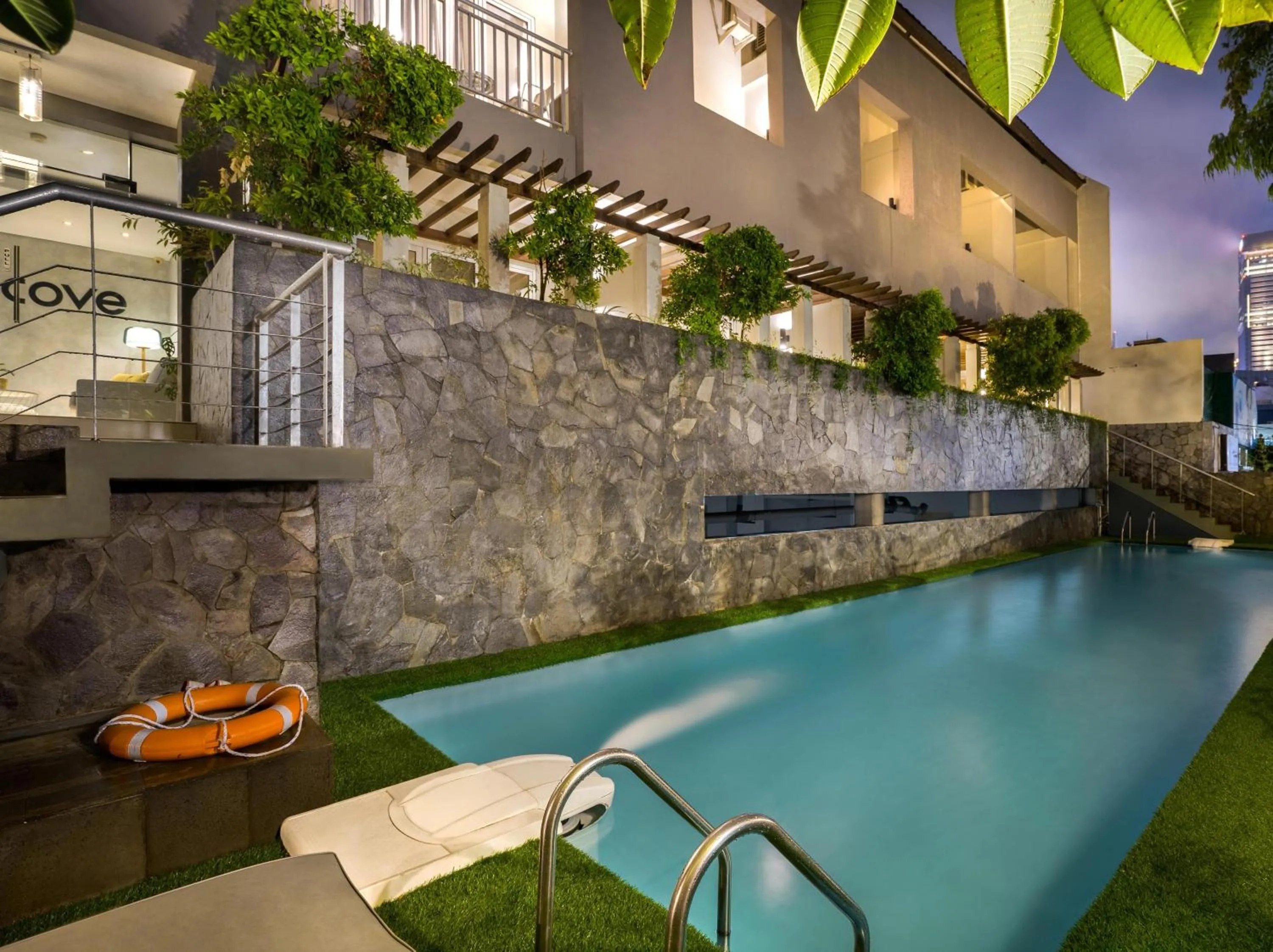 Swimming pool in Cove Birah Senopati