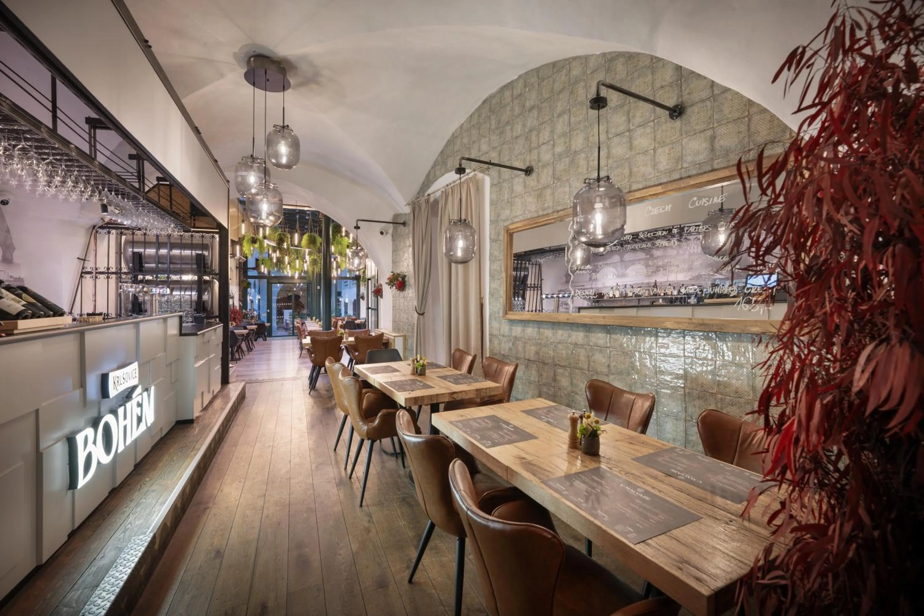 Restaurant/places to eat in Little King Hotel U Malvaze