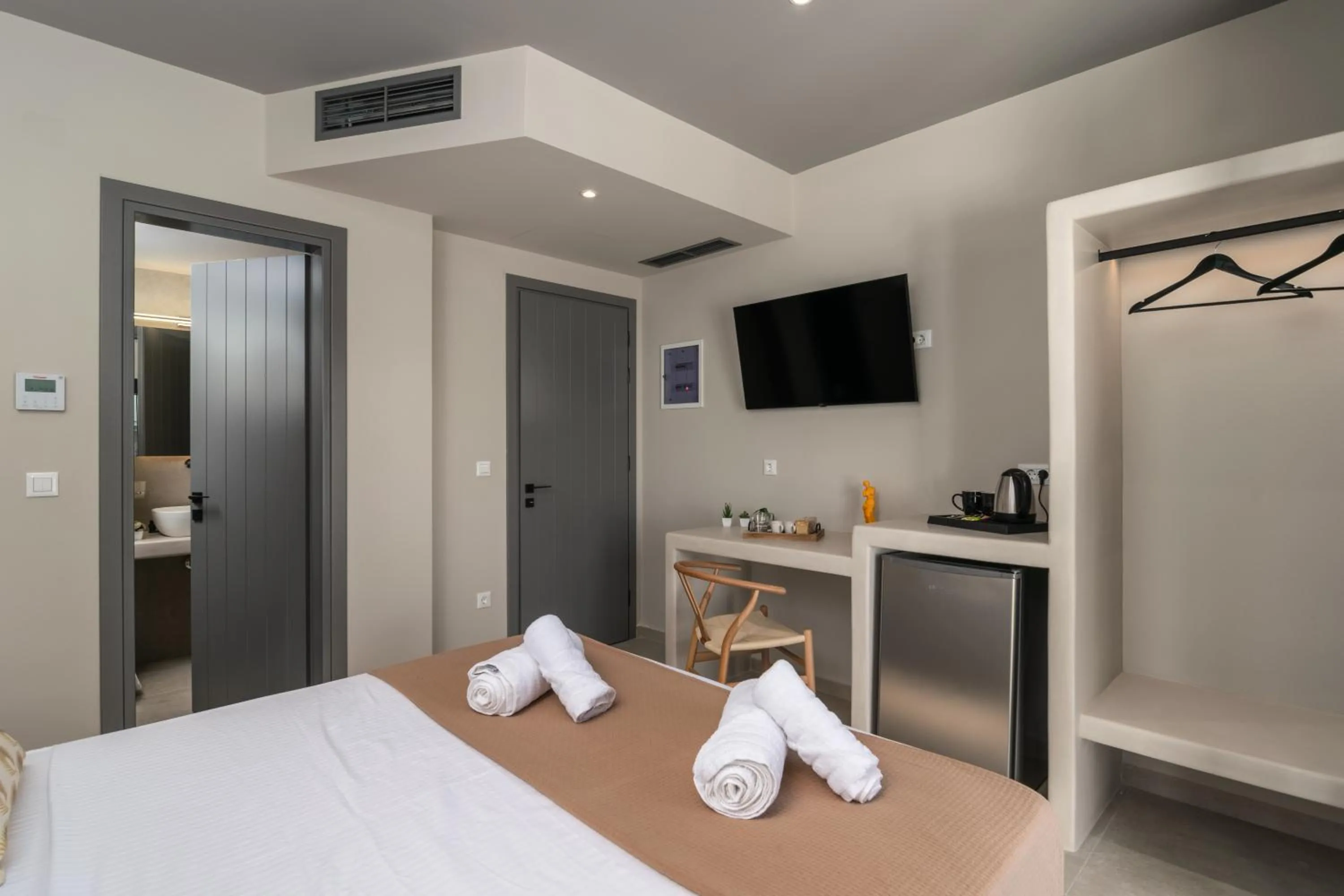 TV and multimedia, Bed in Afroessa Milos