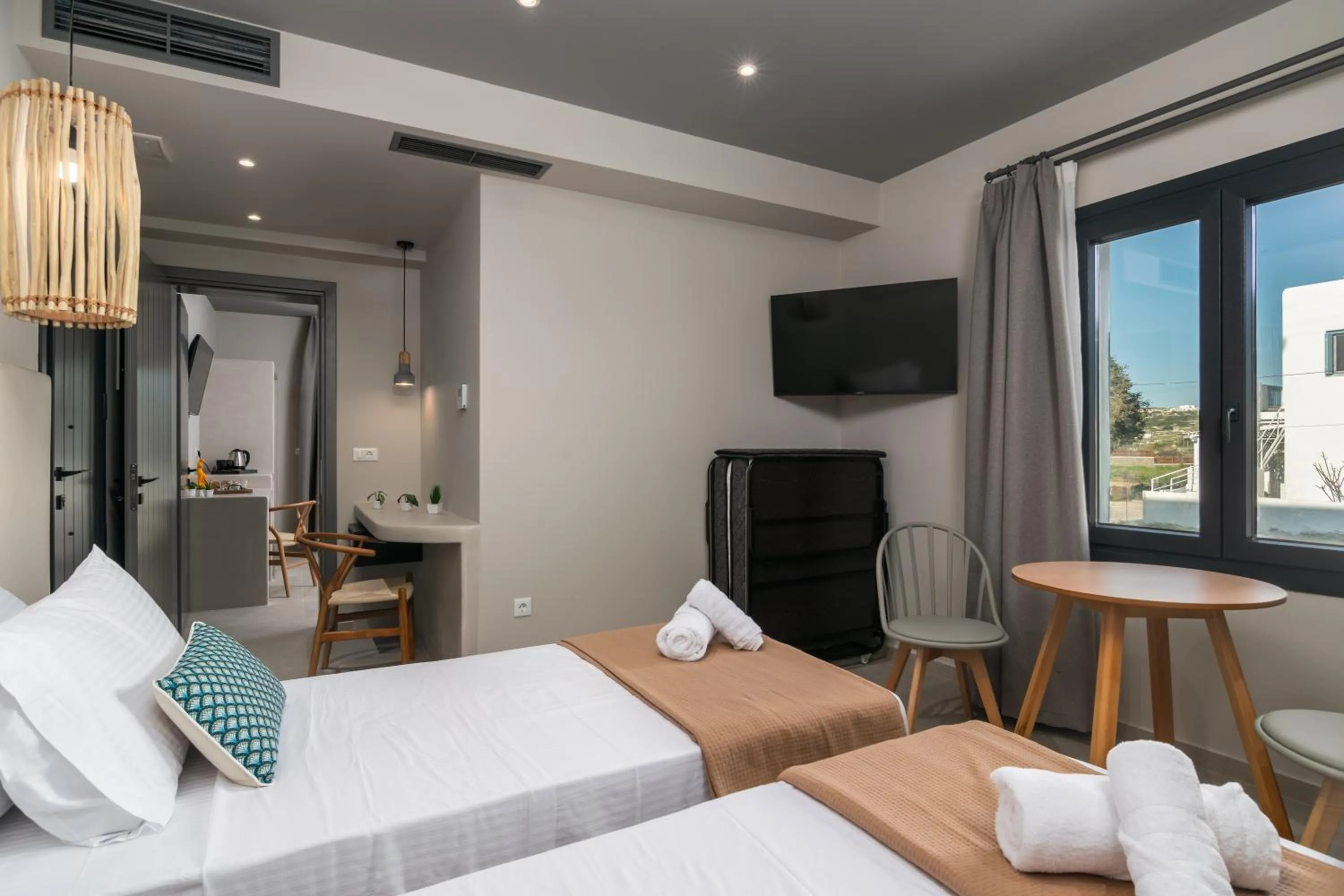 TV and multimedia, Bed in Afroessa Milos