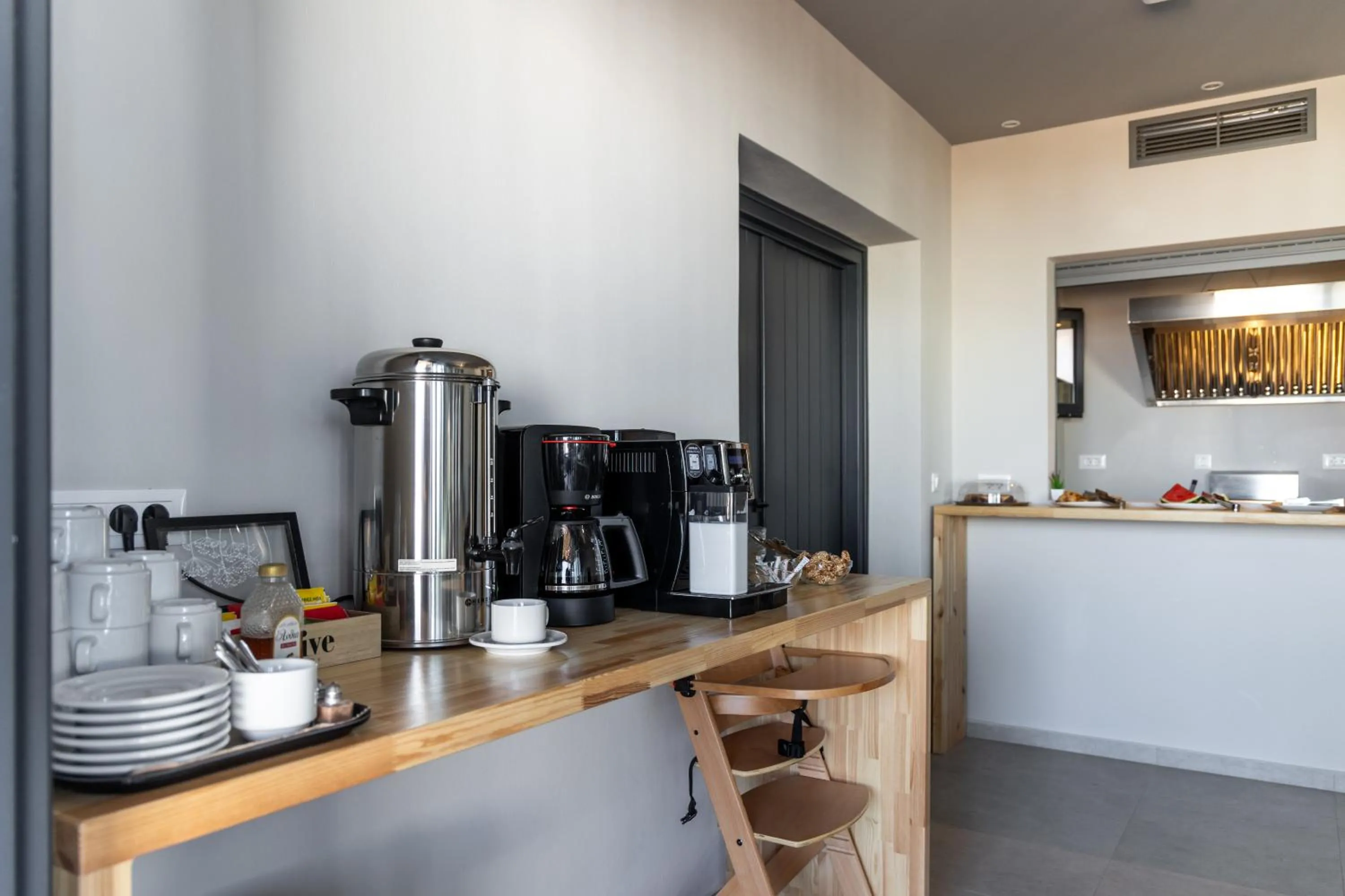 Coffee/tea facilities in Afroessa Milos
