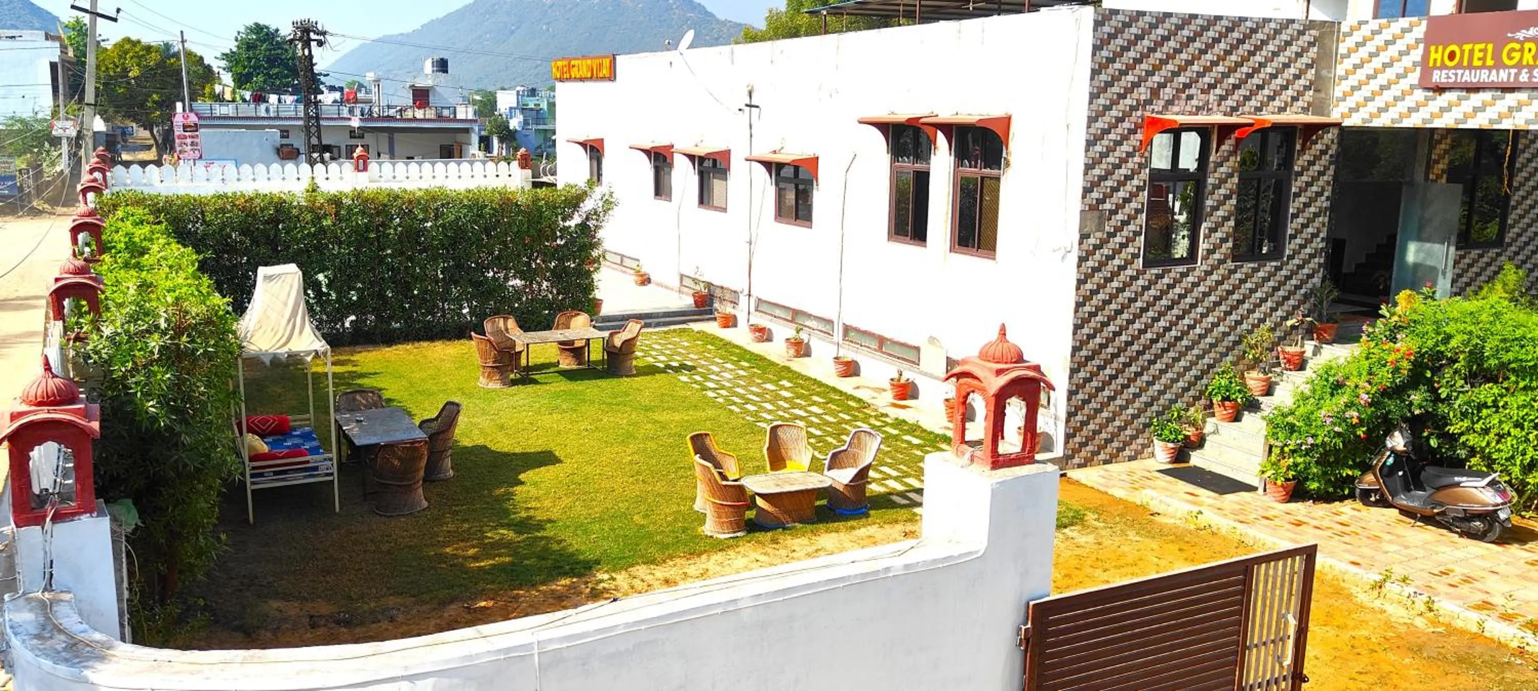 Property building in Hotel Grand Vijay