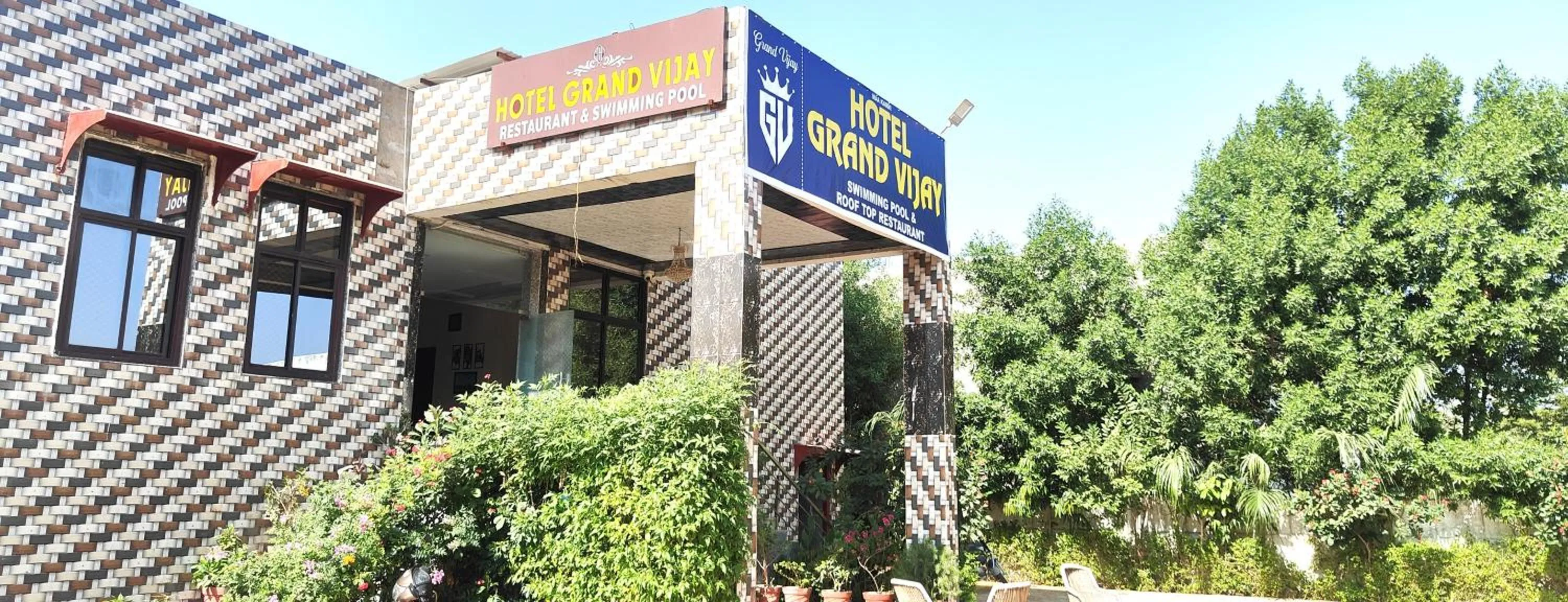 Property building in Hotel Grand Vijay