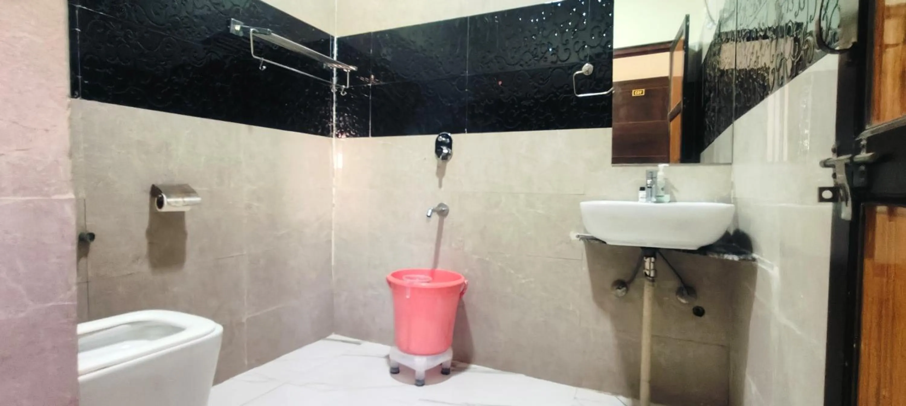Bathroom in Hotel Grand Vijay