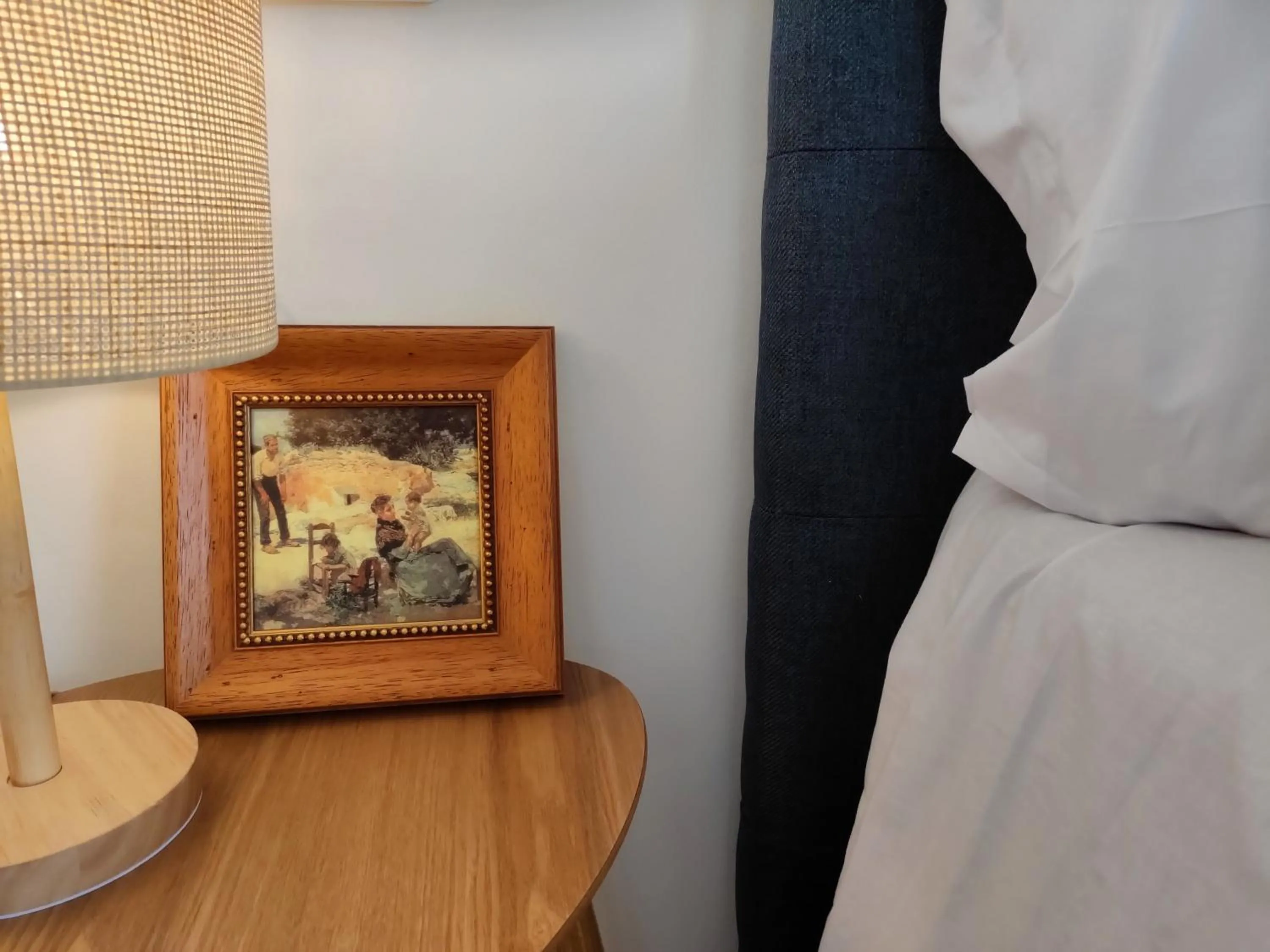 Decorative detail, Bed in Hostal Mirall Rural