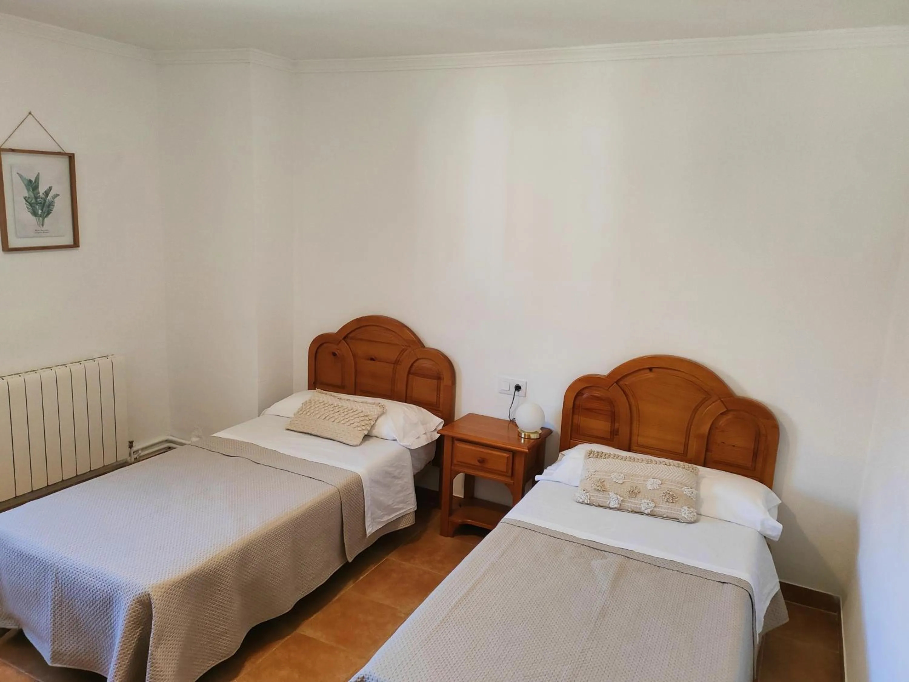 Bed in Hostal Mirall Rural