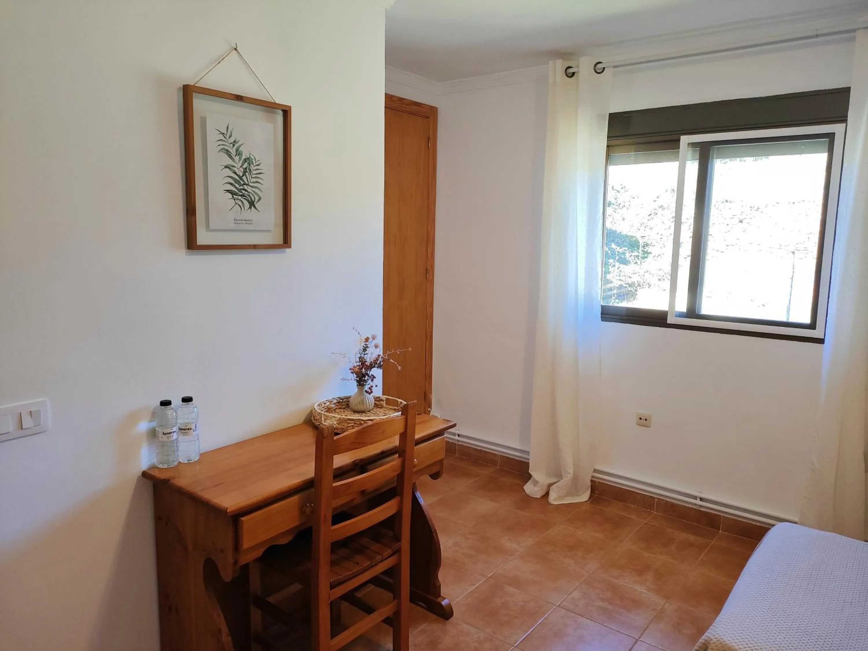 Photo of the whole room in Hostal Mirall Rural