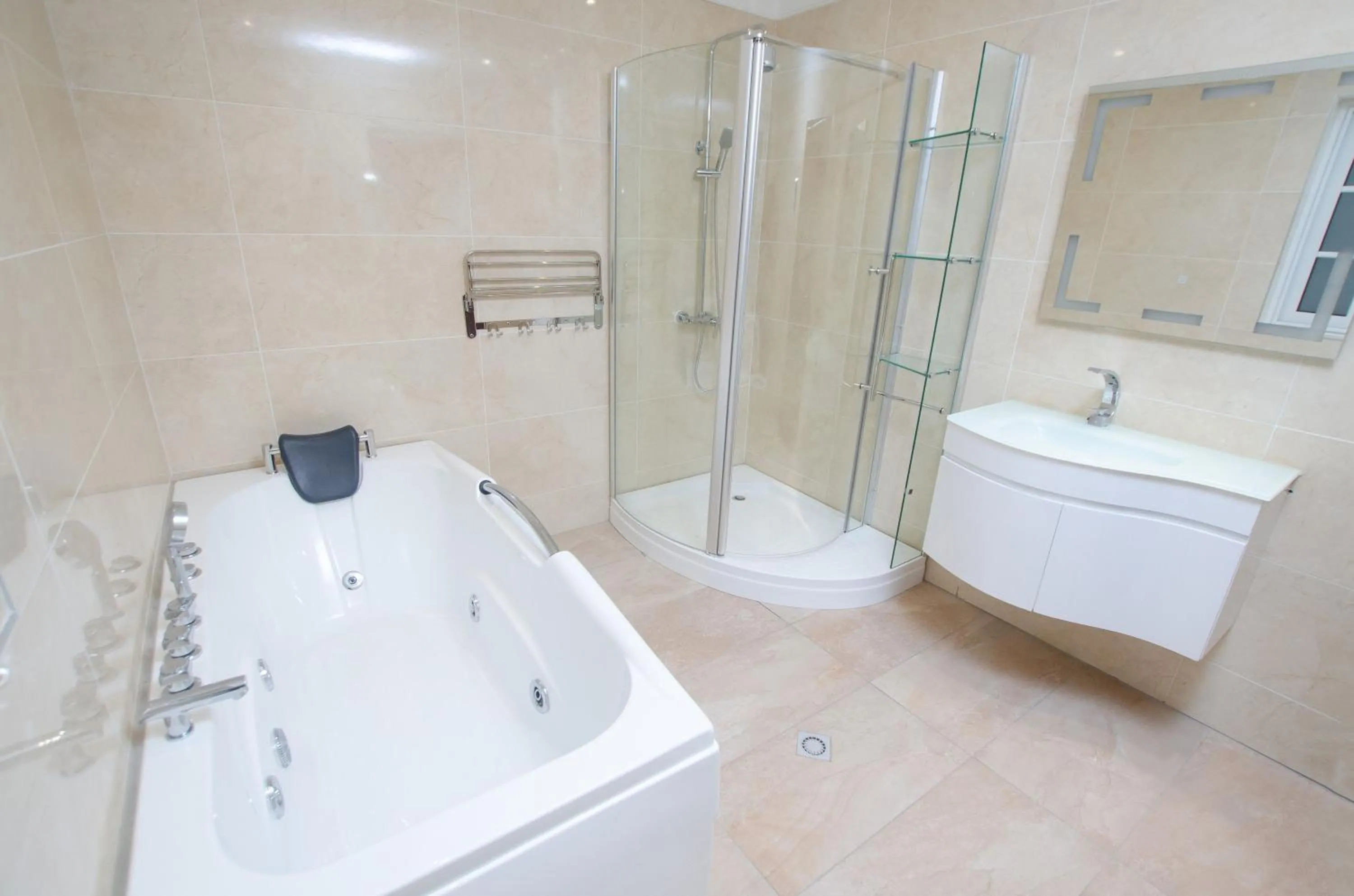 Shower in Zimansky Hotel