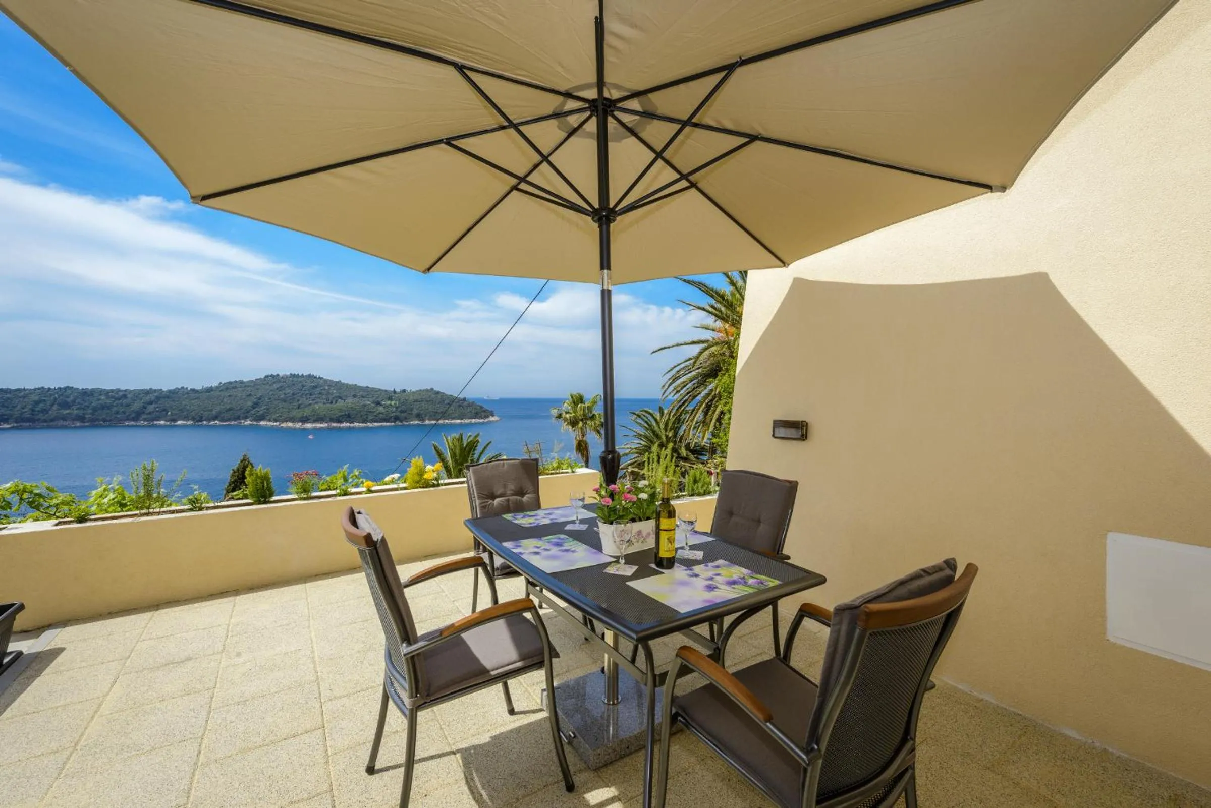 Balcony/Terrace in Apartments Pully