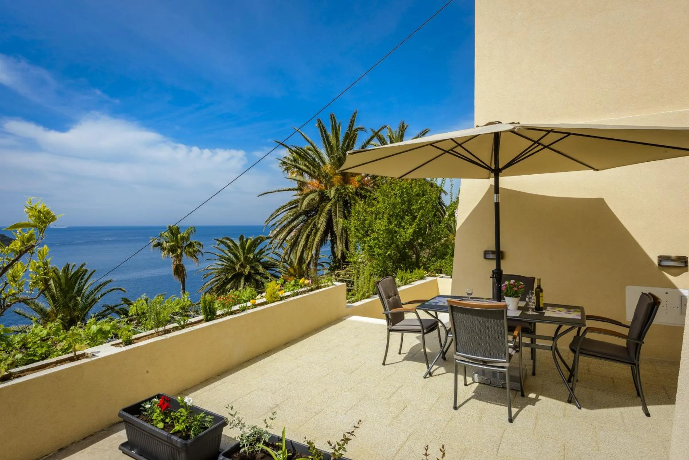 Patio in Apartments Pully