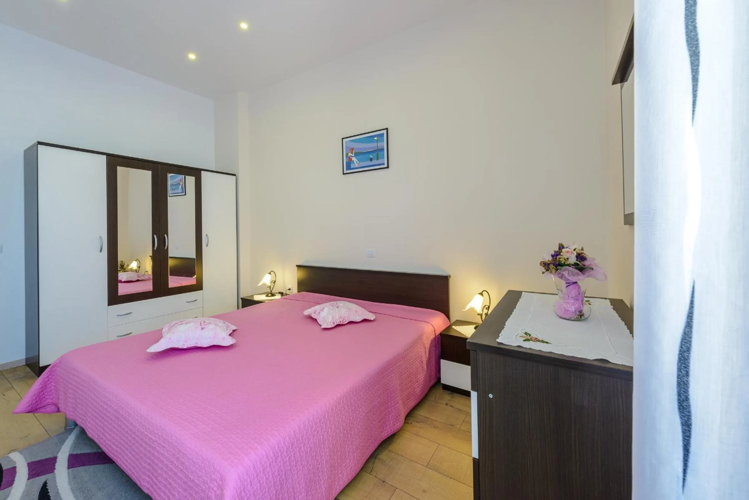 Bedroom, Bed in Apartments Pully