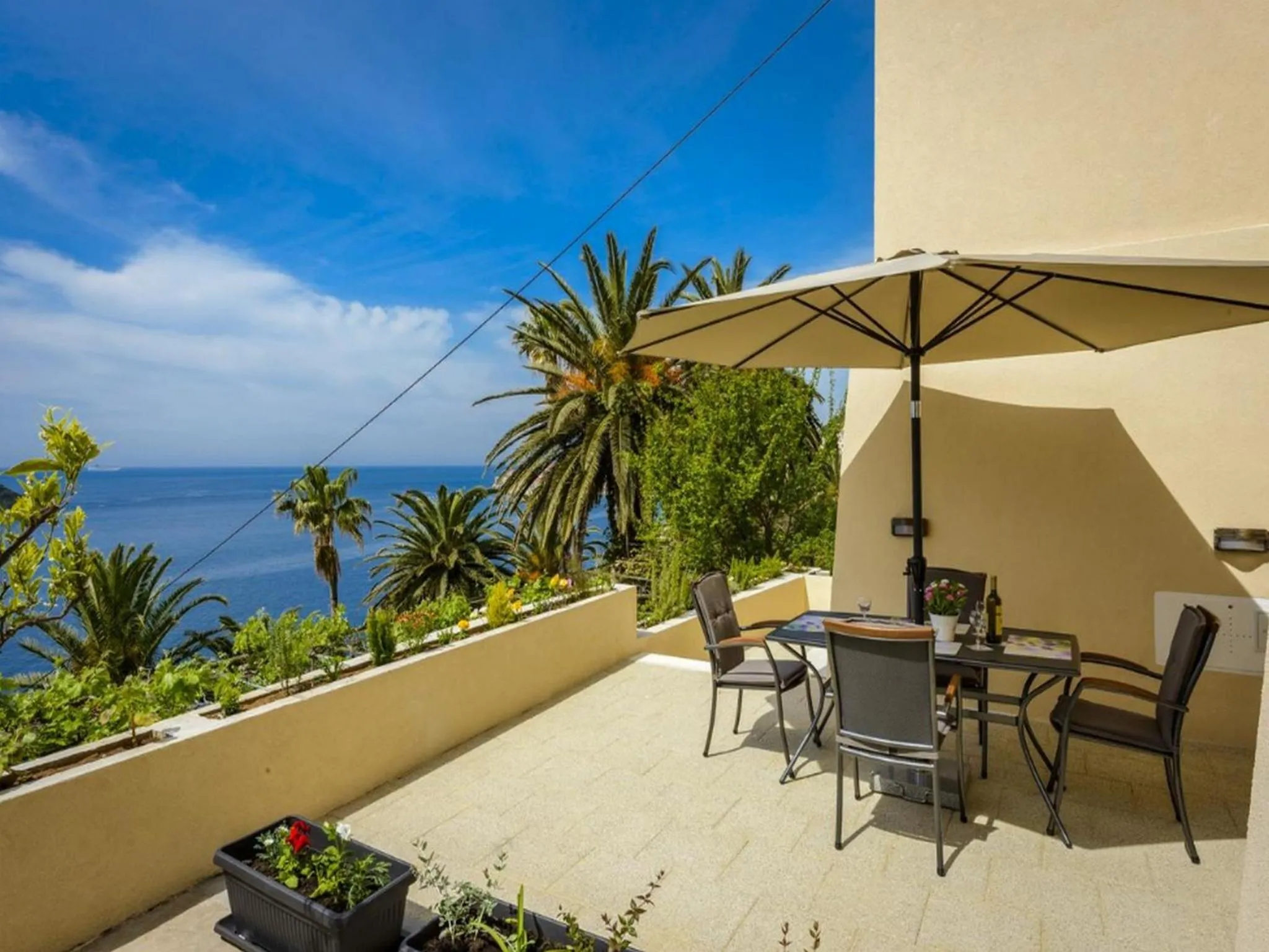 Balcony/Terrace in Apartments Pully