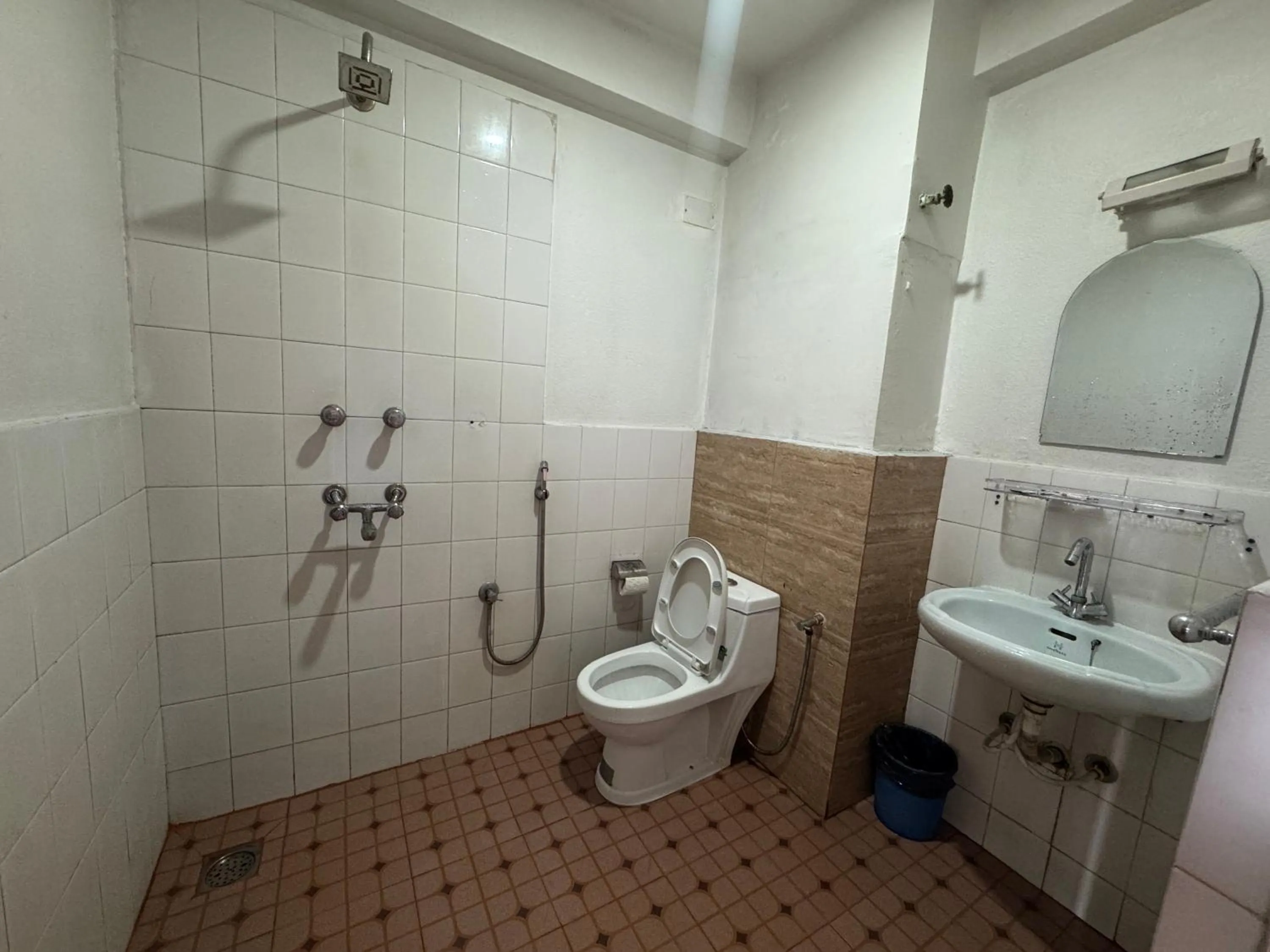 Om Tara Guest House Pvt Ltd