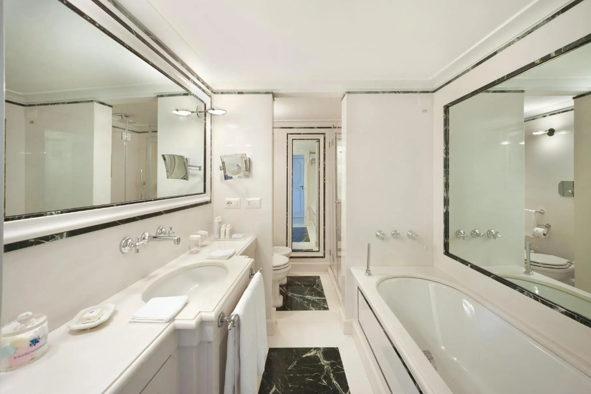 Bathroom in Il San Pietro di Positano