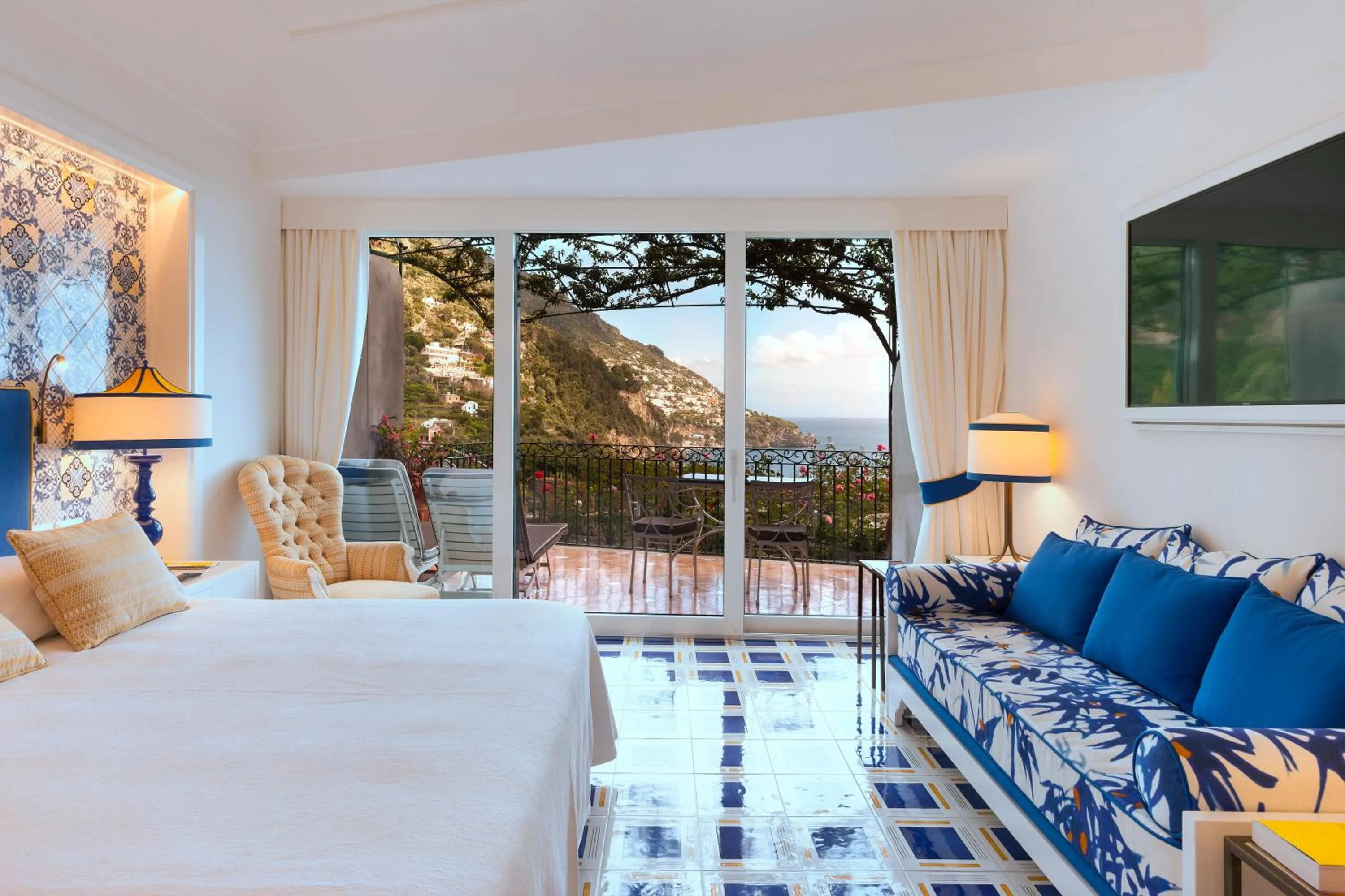 Photo of the whole room, Bed in Il San Pietro di Positano