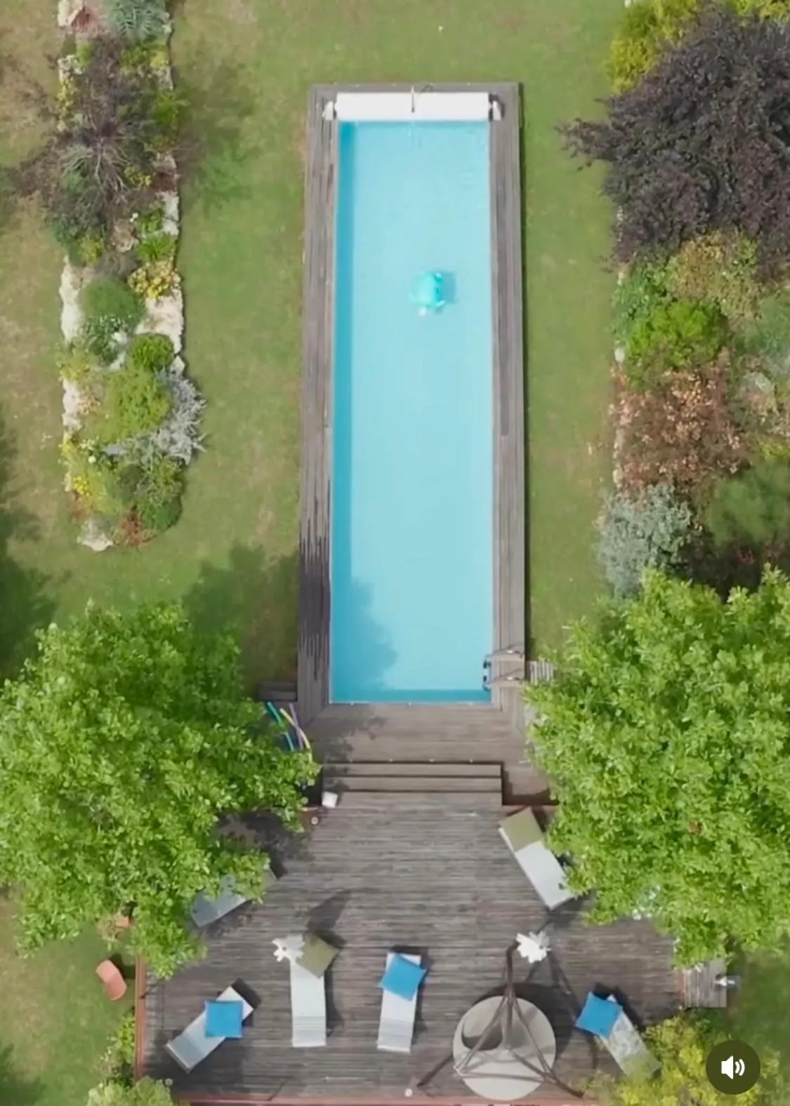 Pool view in L'école des garçons