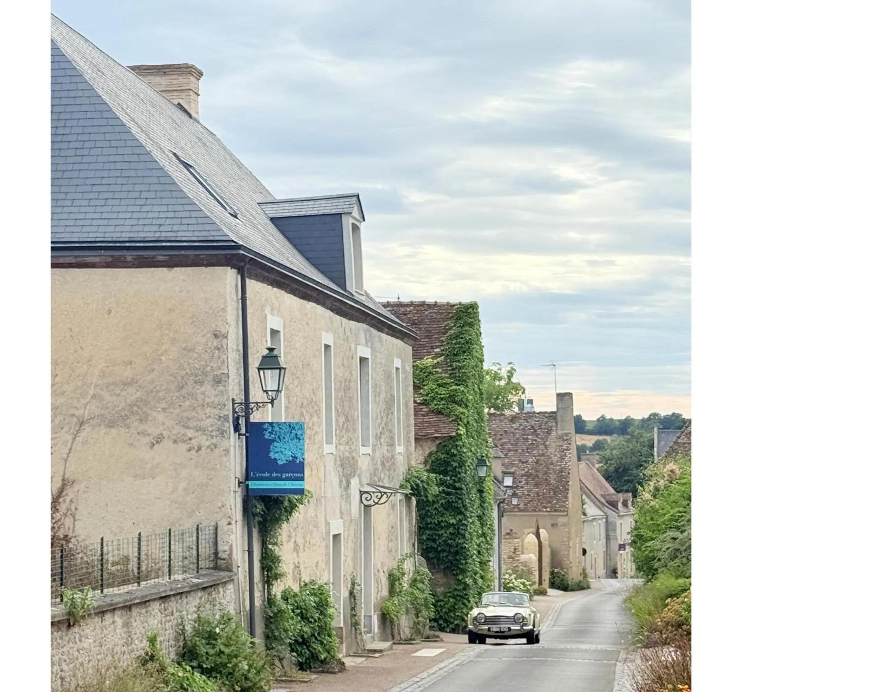 Property building in L'école des garçons