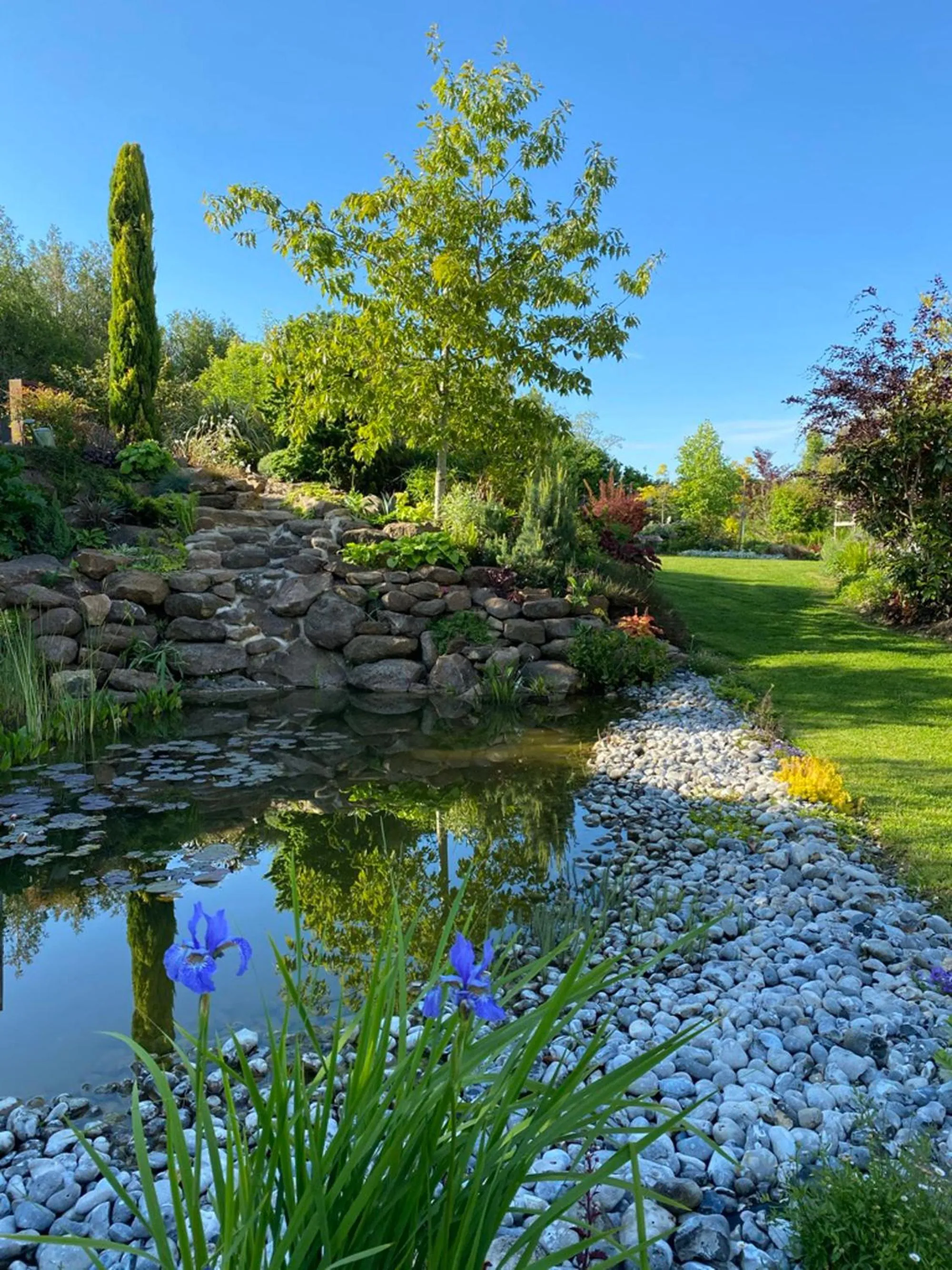 Garden view in L'école des garçons