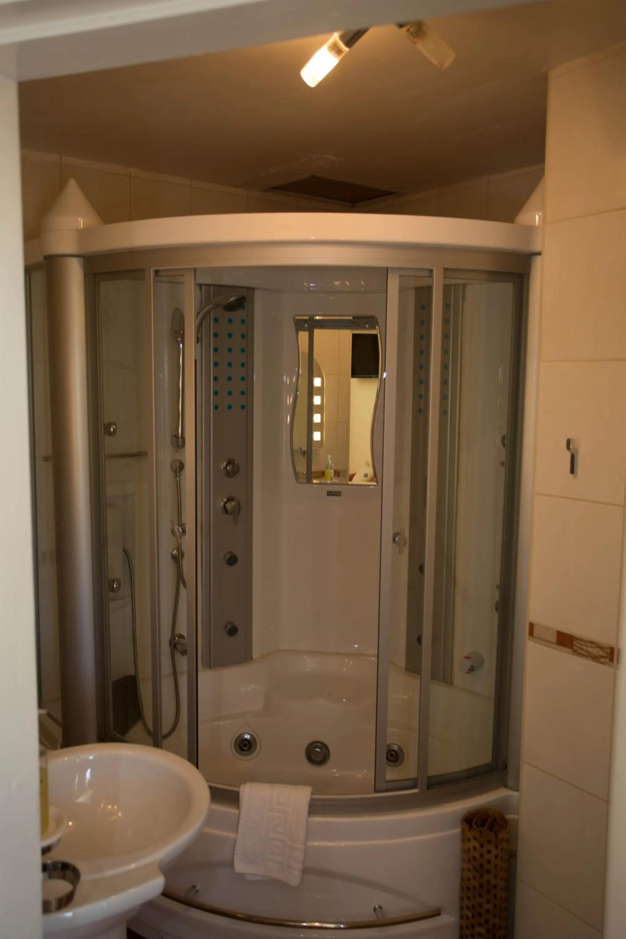 Bathroom in Island View House