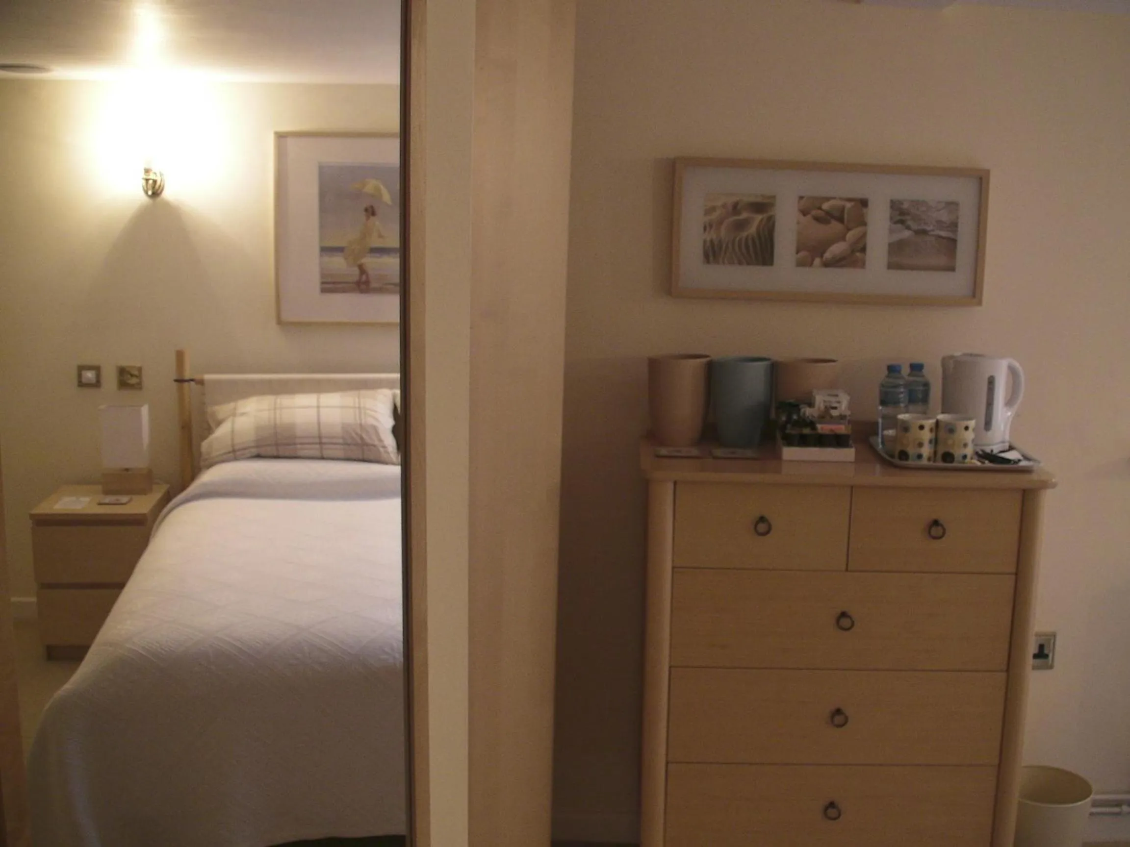 Coffee/tea facilities in The Cavalier House B&B