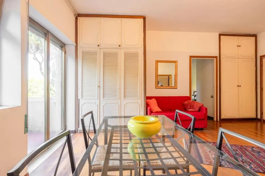 Plaza Cheery Suite