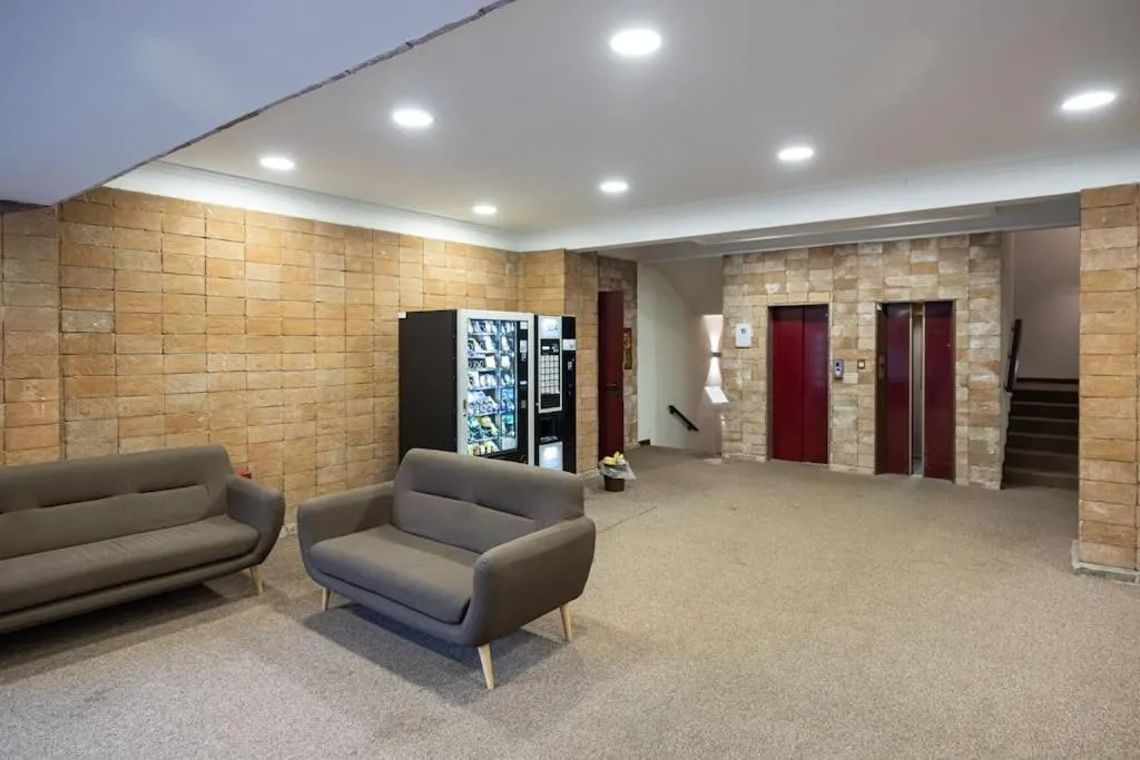Plaza Cheery Suite