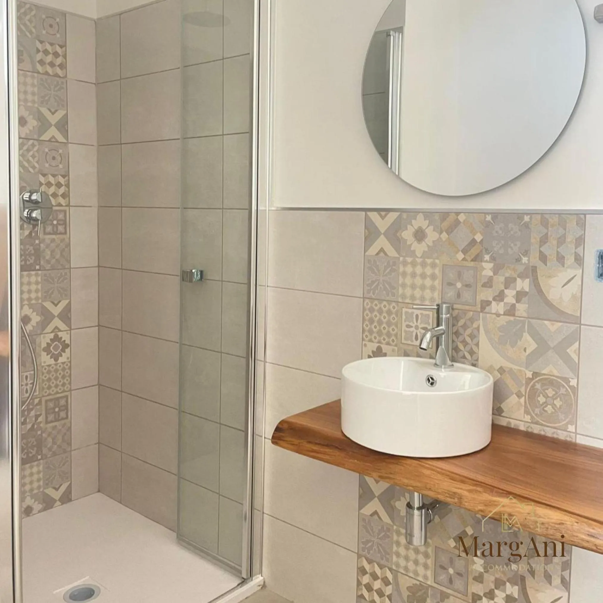 Shower in B&B MargAni Tropea