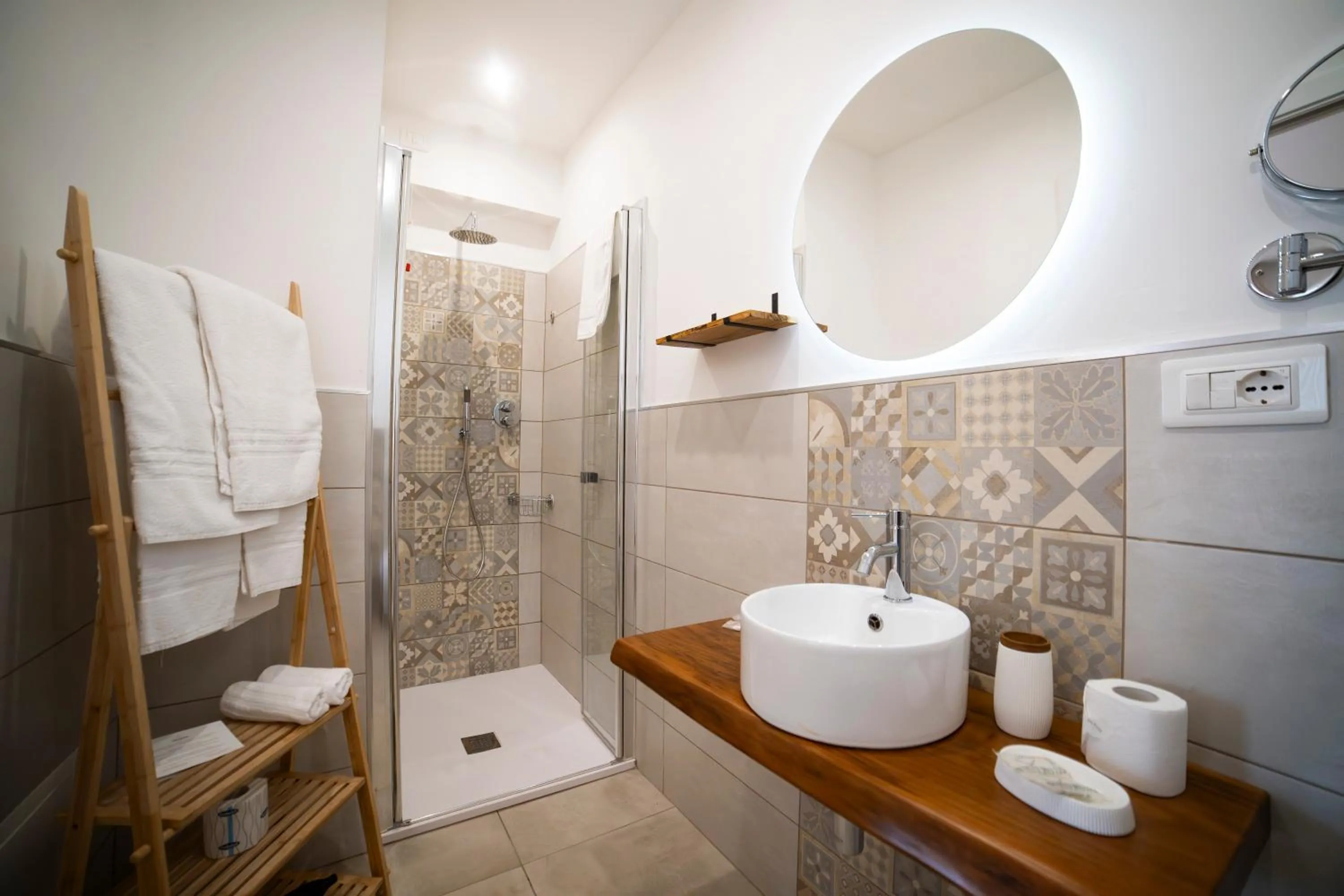 Shower in B&B MargAni Tropea