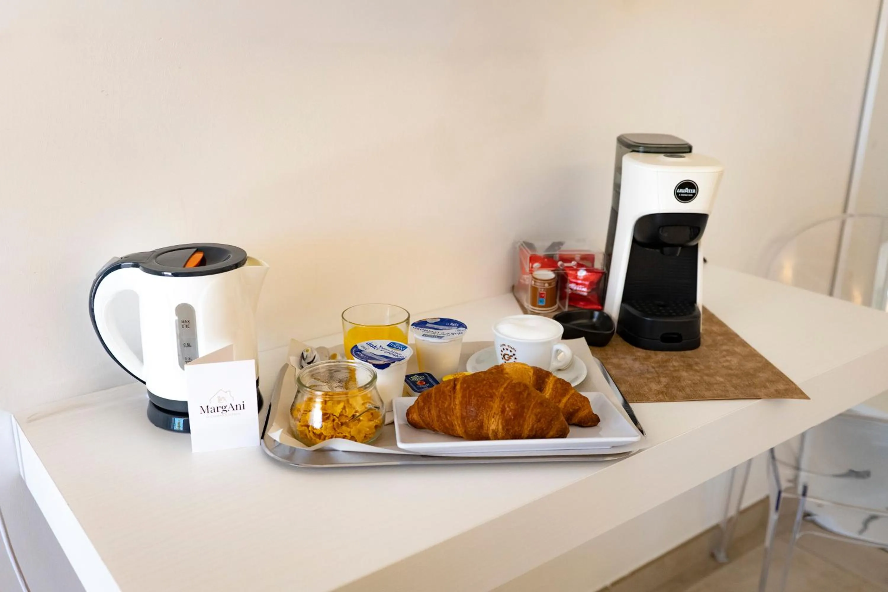 Coffee/tea facilities in B&B MargAni Tropea