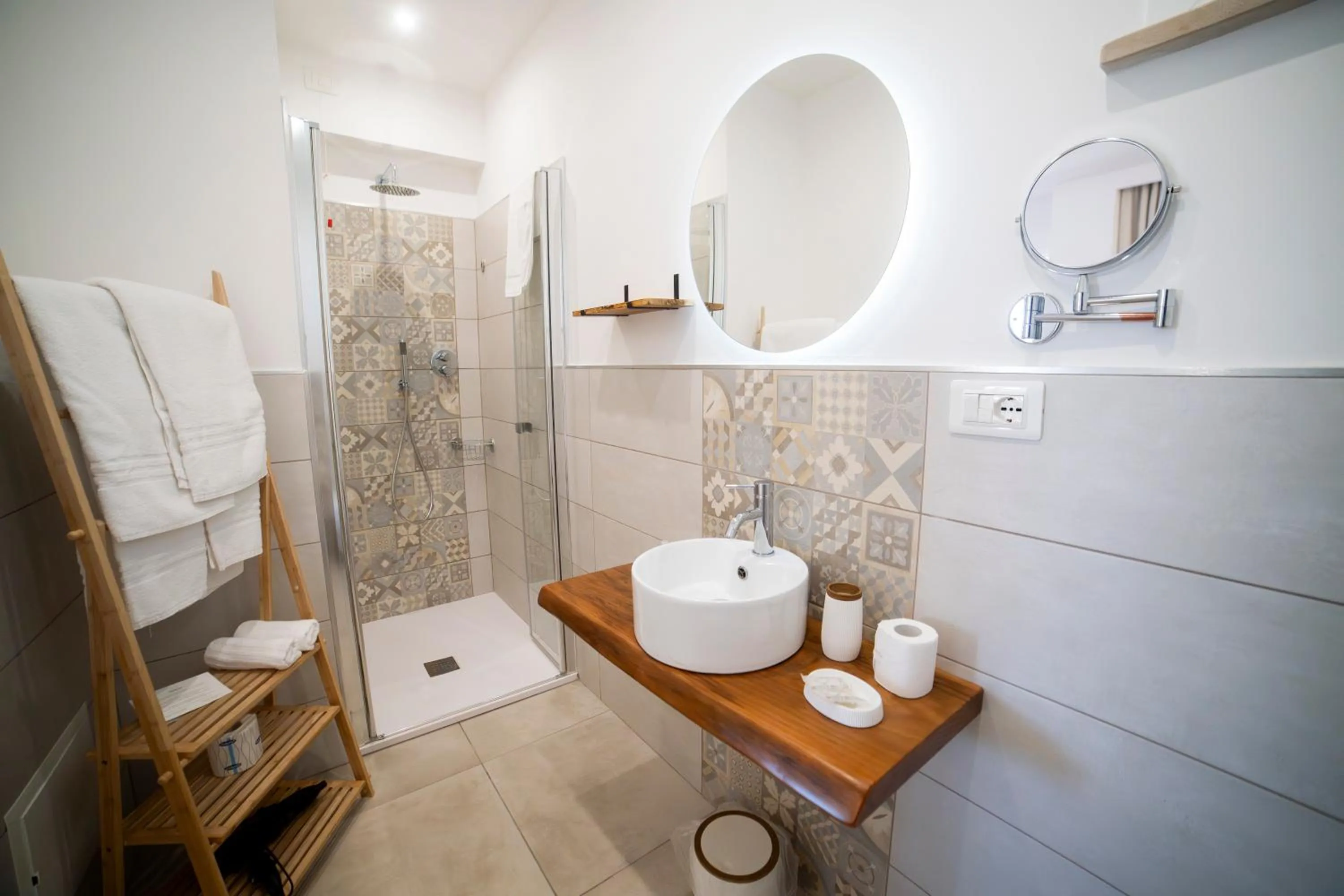 Shower in B&B MargAni Tropea