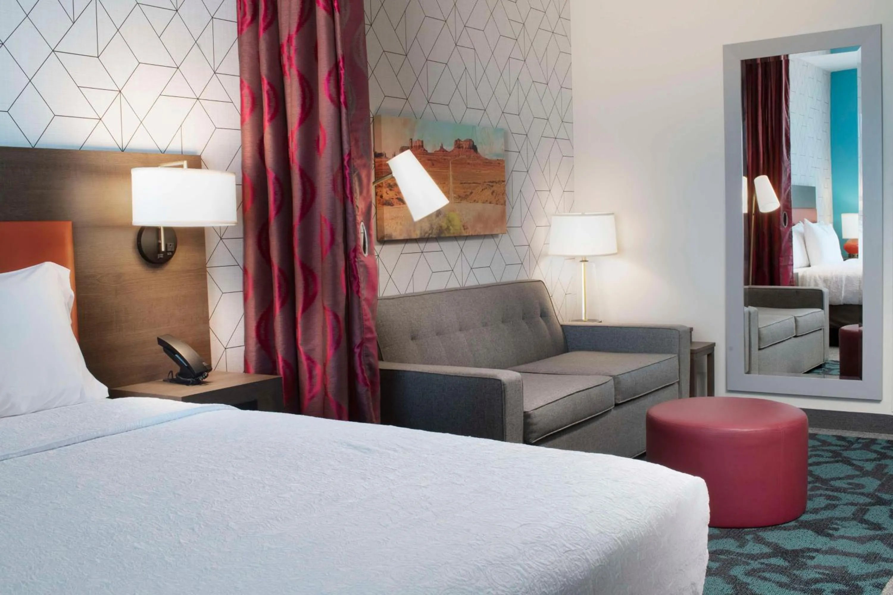 Living room, Bed in Home2 Suites By Hilton Albuquerque Airport