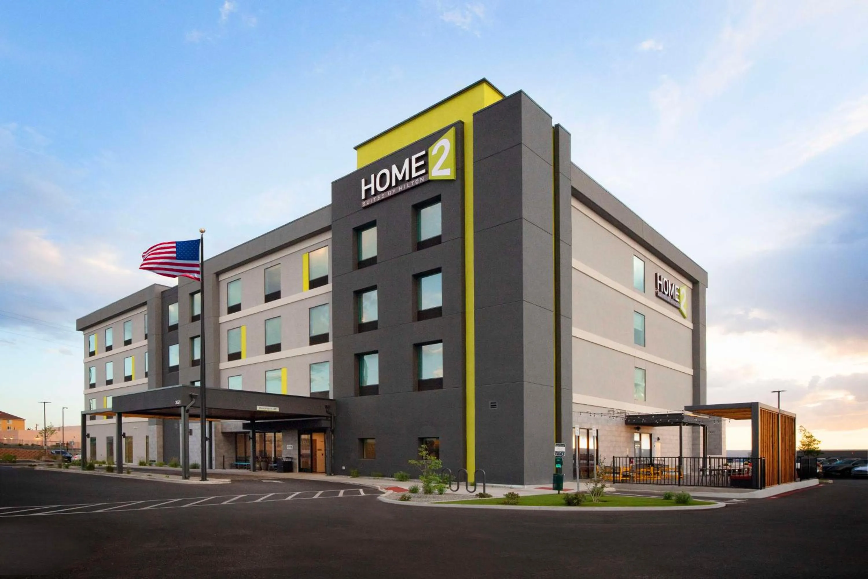 Property building in Home2 Suites By Hilton Albuquerque Airport