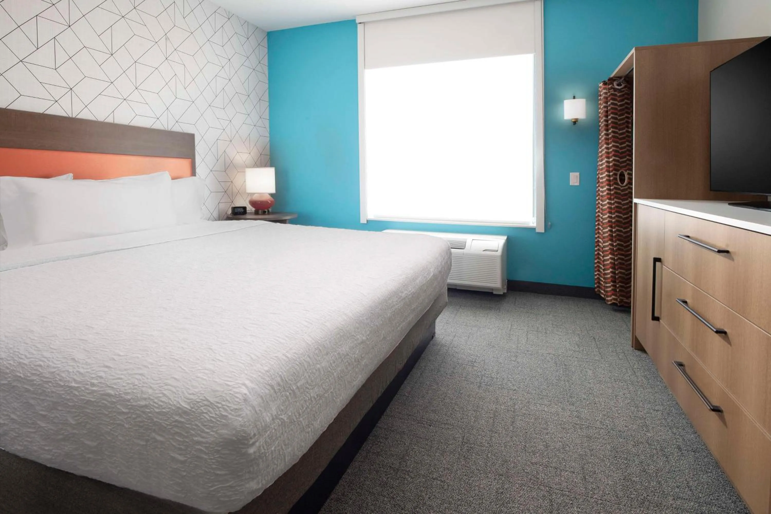 Bed in Home2 Suites By Hilton Albuquerque Airport